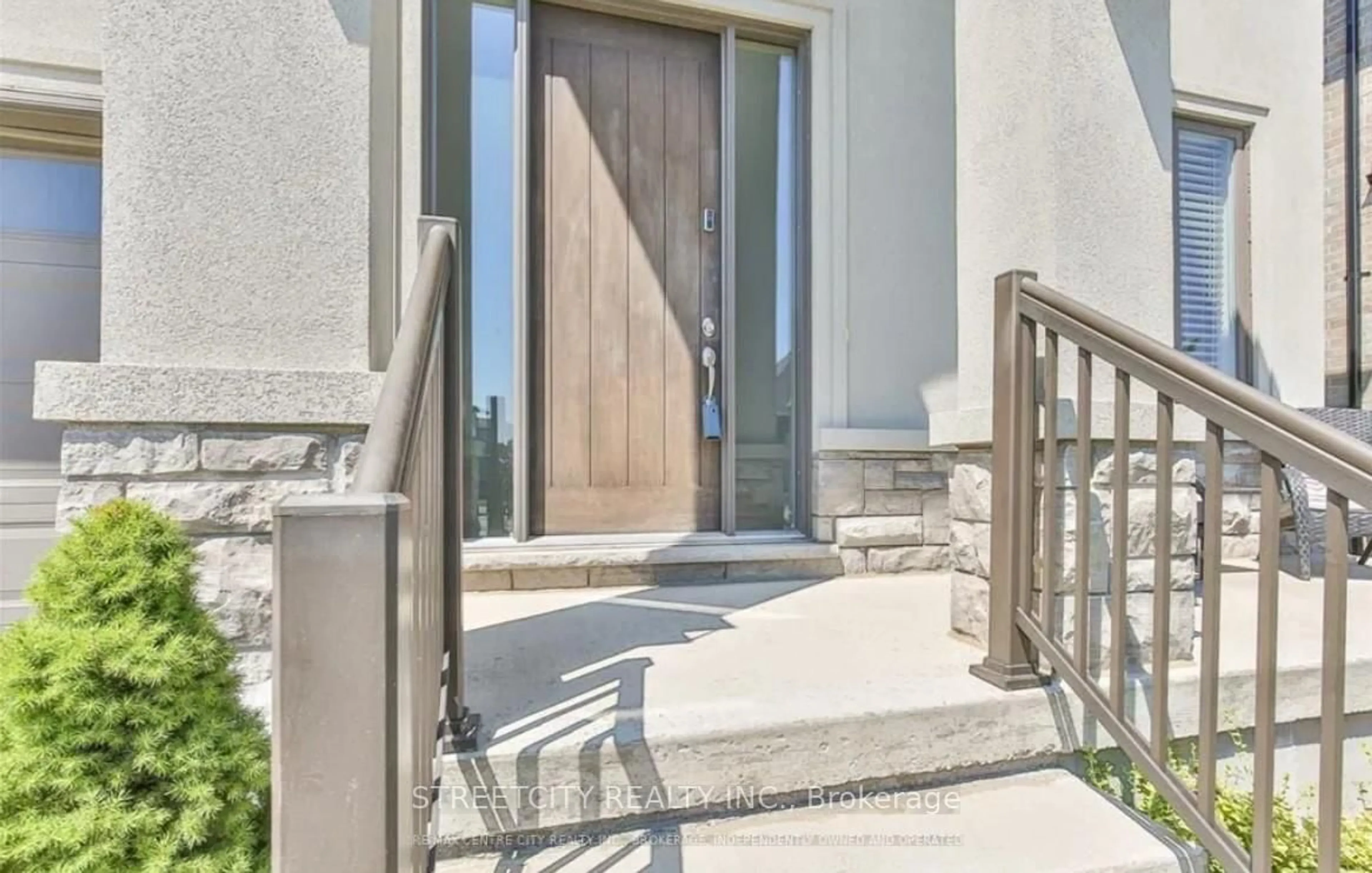 Indoor entryway for 3173 Tillmann Rd, London South Ontario N6P 0C2