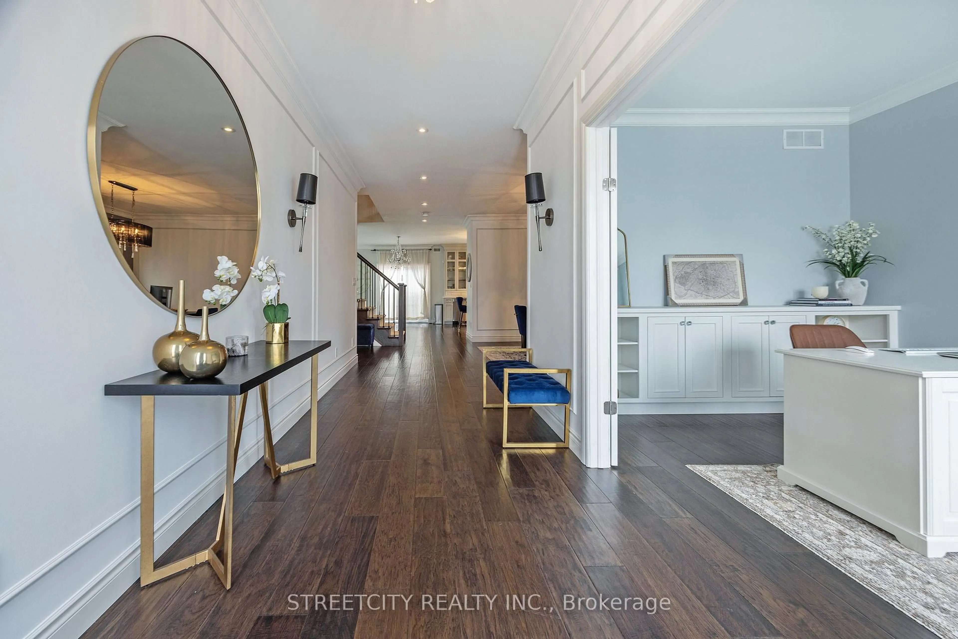 Indoor entryway for 3173 Tillmann Rd, London South Ontario N6P 0C2