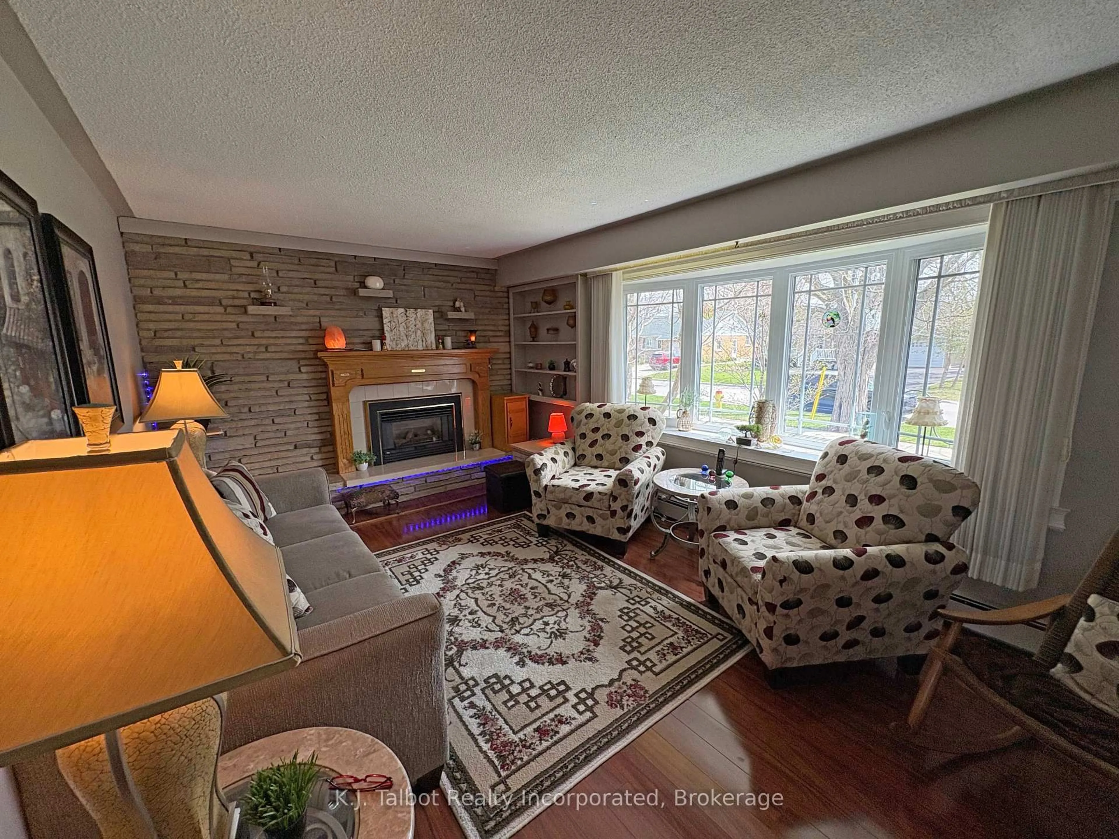 Living room with furniture, unknown for 208 Palmerston St, Goderich Ontario N7A 3E9