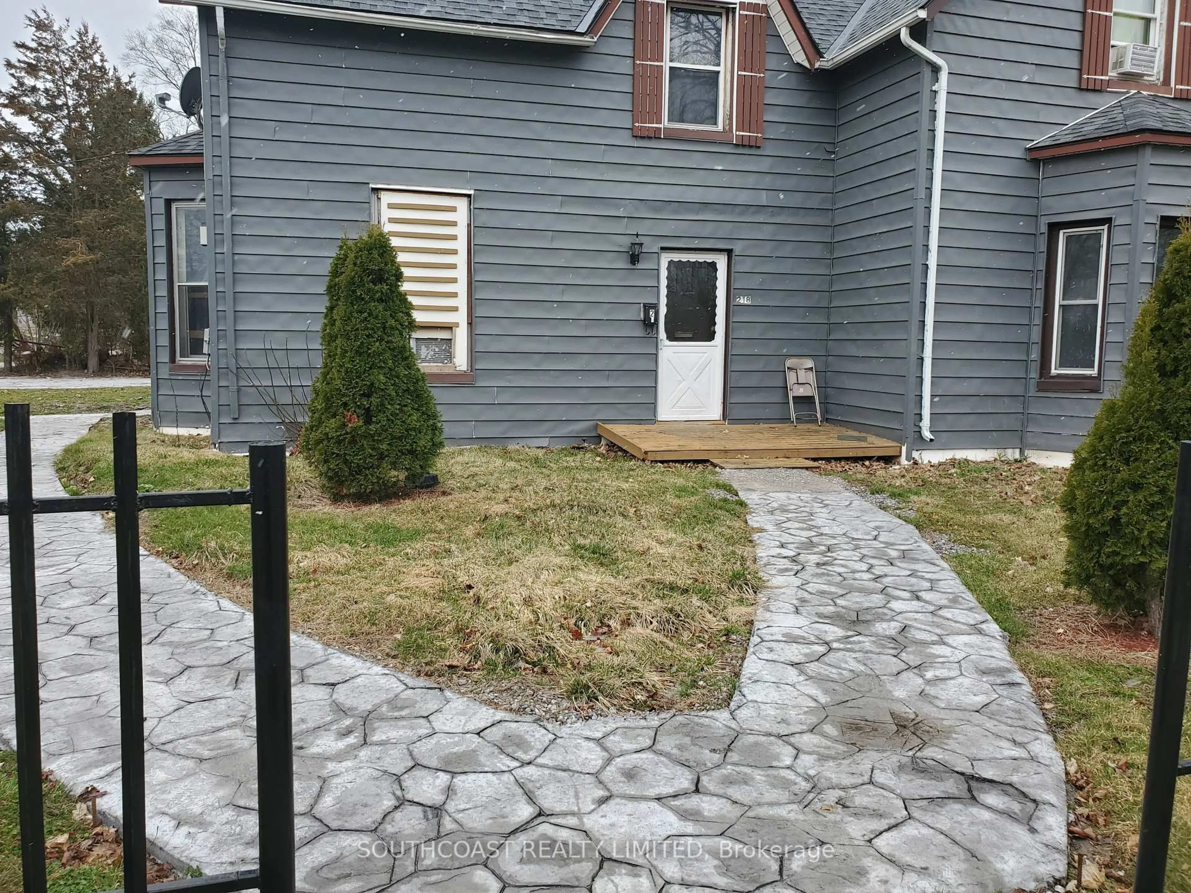 Patio, street for 218 Talbot St, Norfolk Ontario N3Y 2Z7
