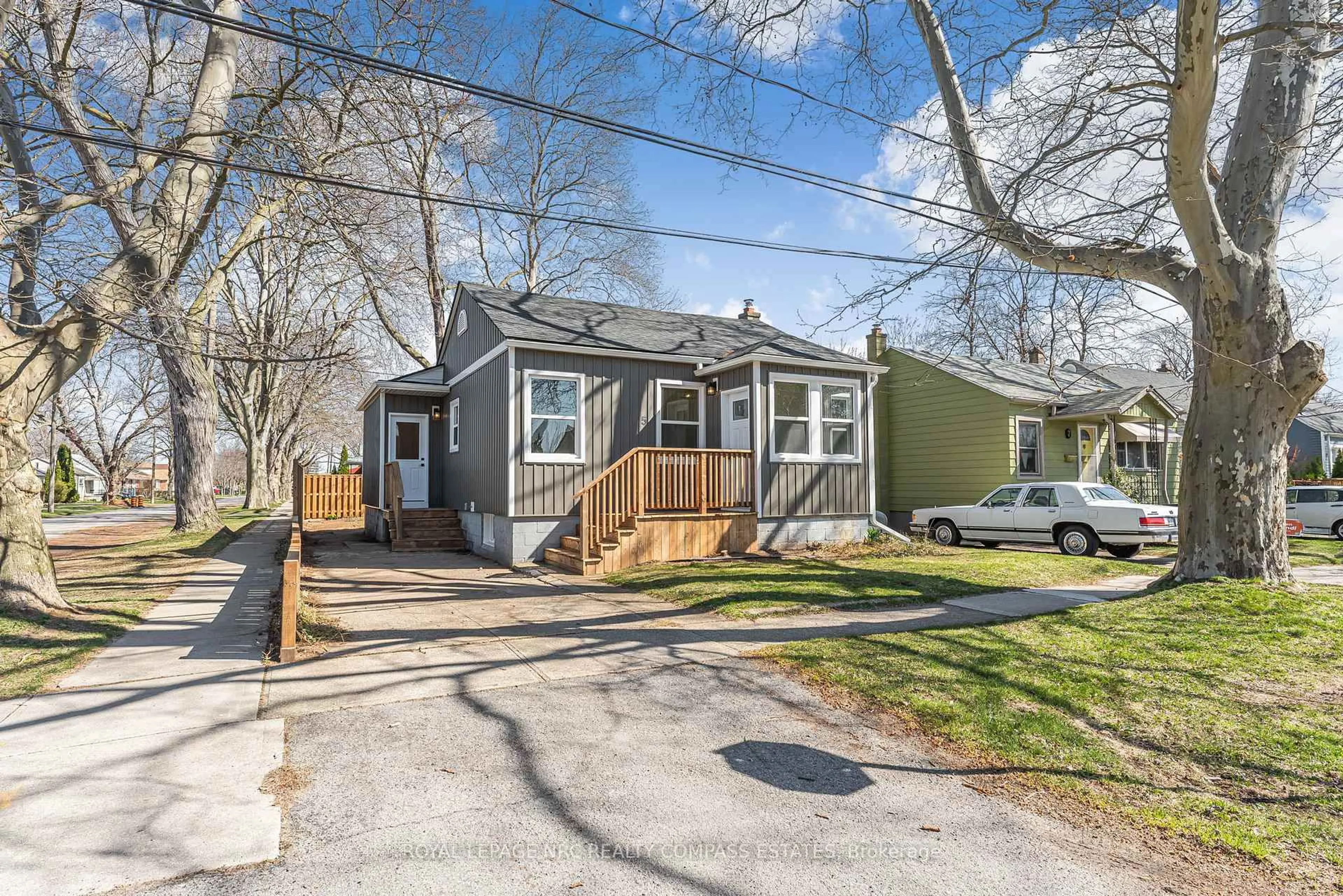 Unknown for 5 ALICE St, St. Catharines Ontario L2R 1L6