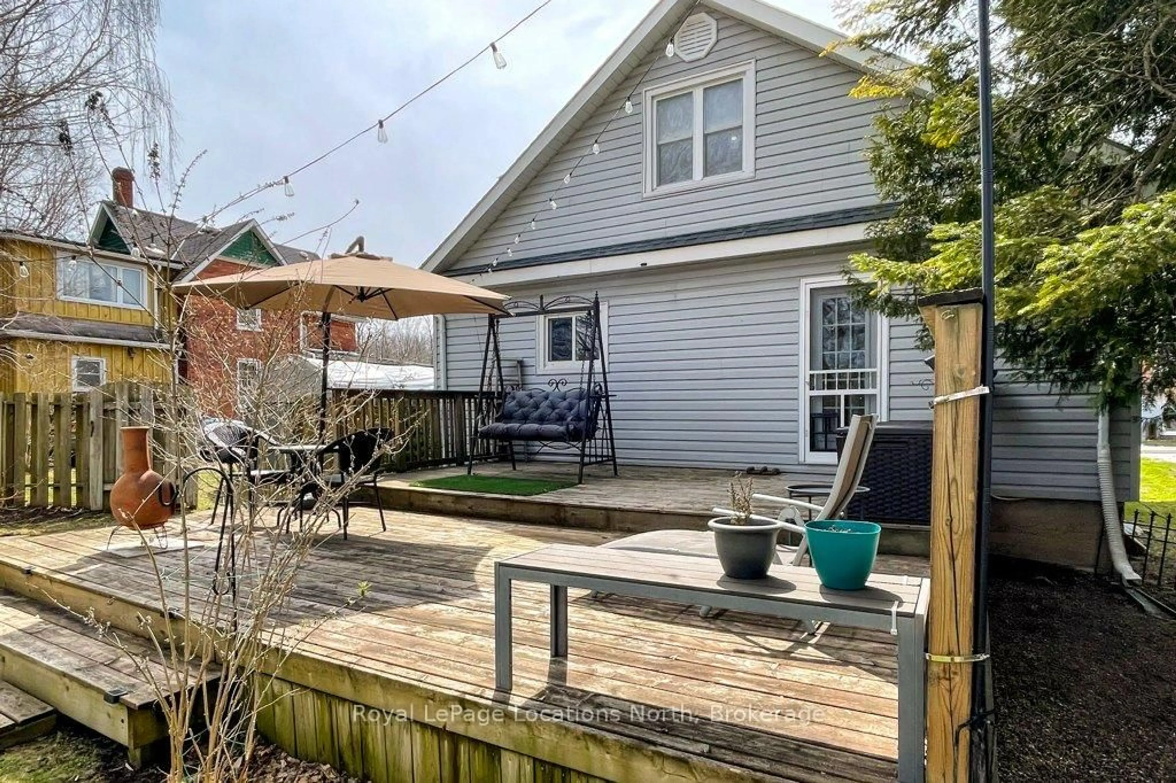 Patio, street for 23 Cook St, Meaford Ontario N4L 1V3
