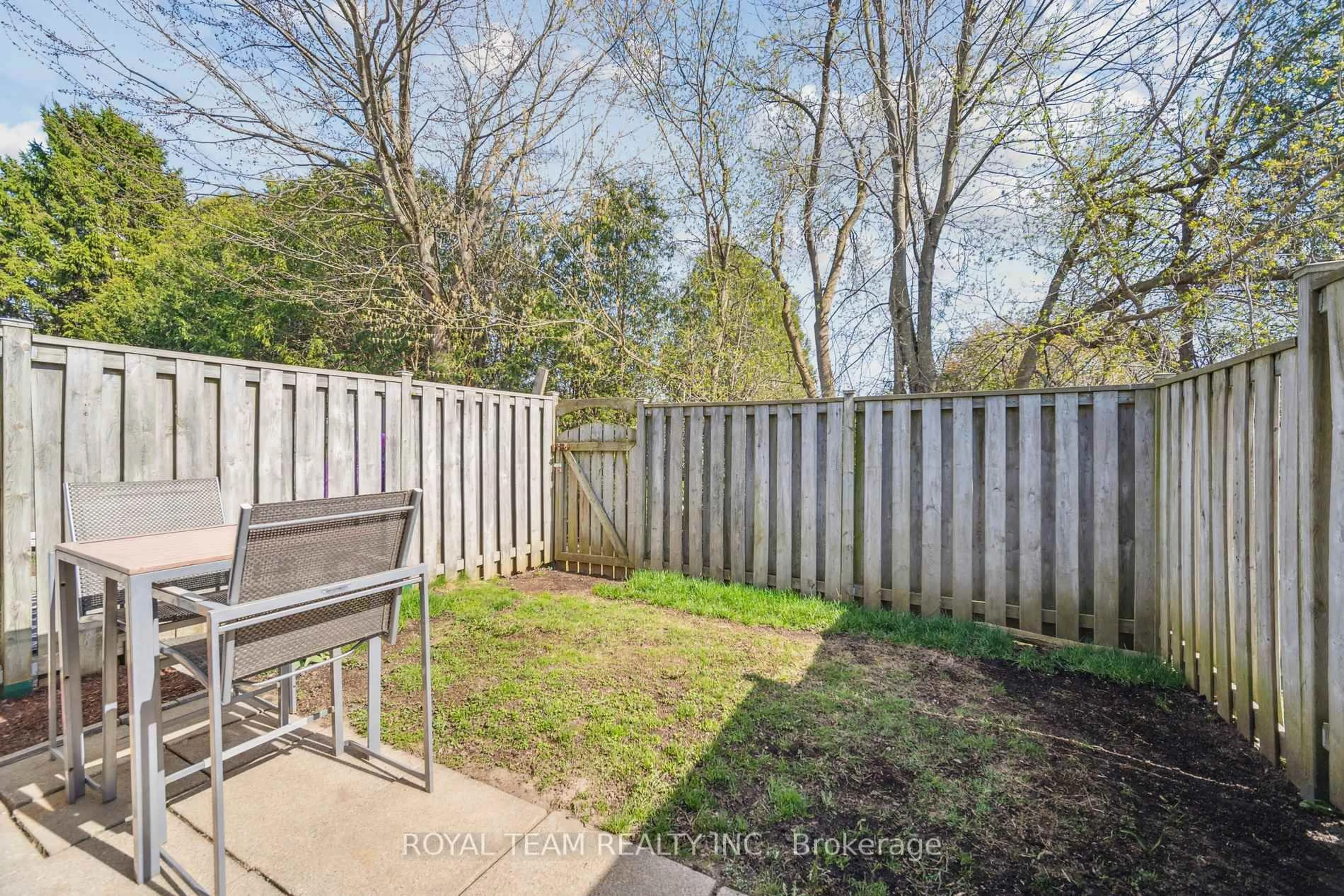 Patio, forest/trees view for 205 CARLYLE Dr #41, London East Ontario N5V 3K7