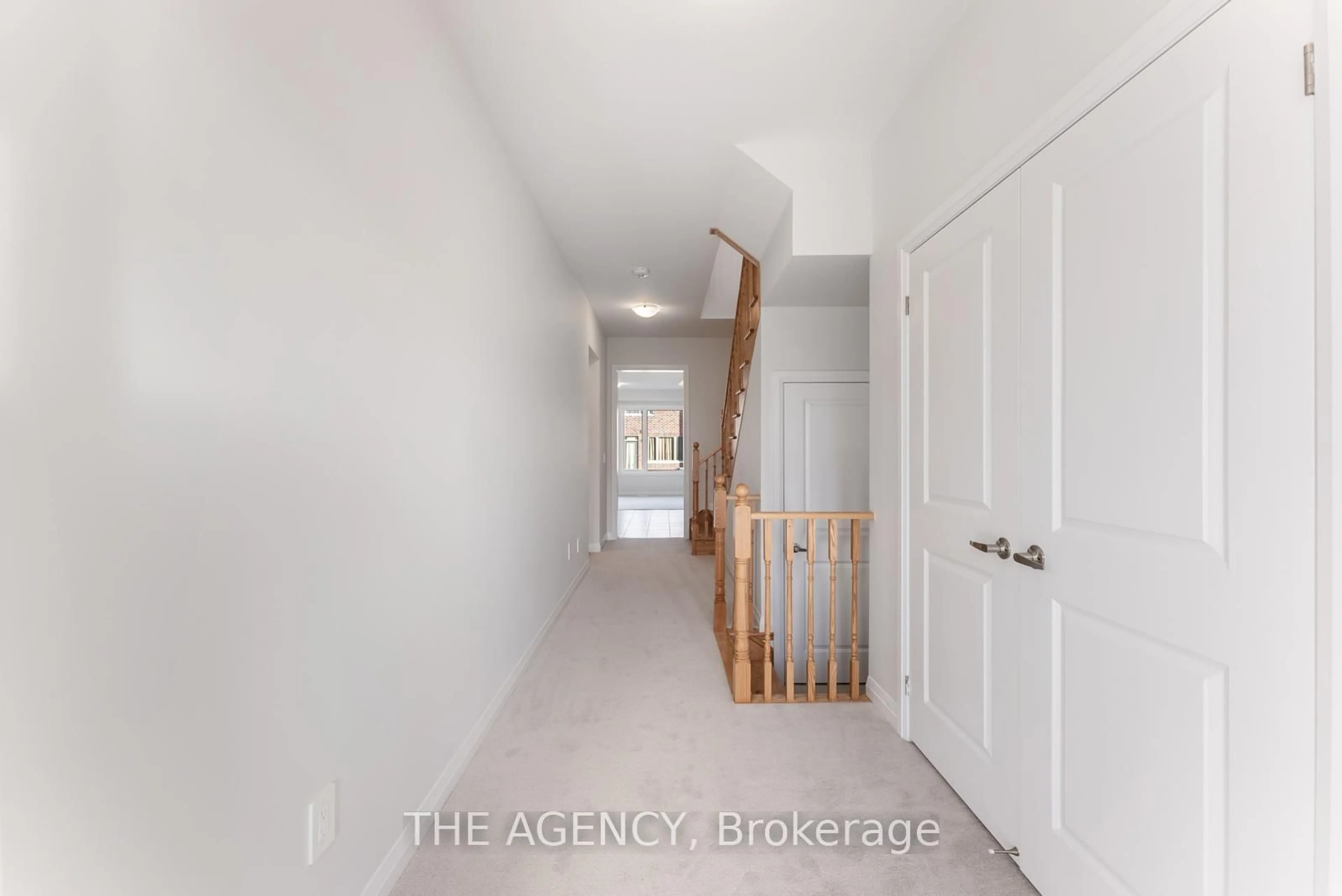 Indoor entryway for 44 Corley St, Kawartha Lakes Ontario K9V 6C2