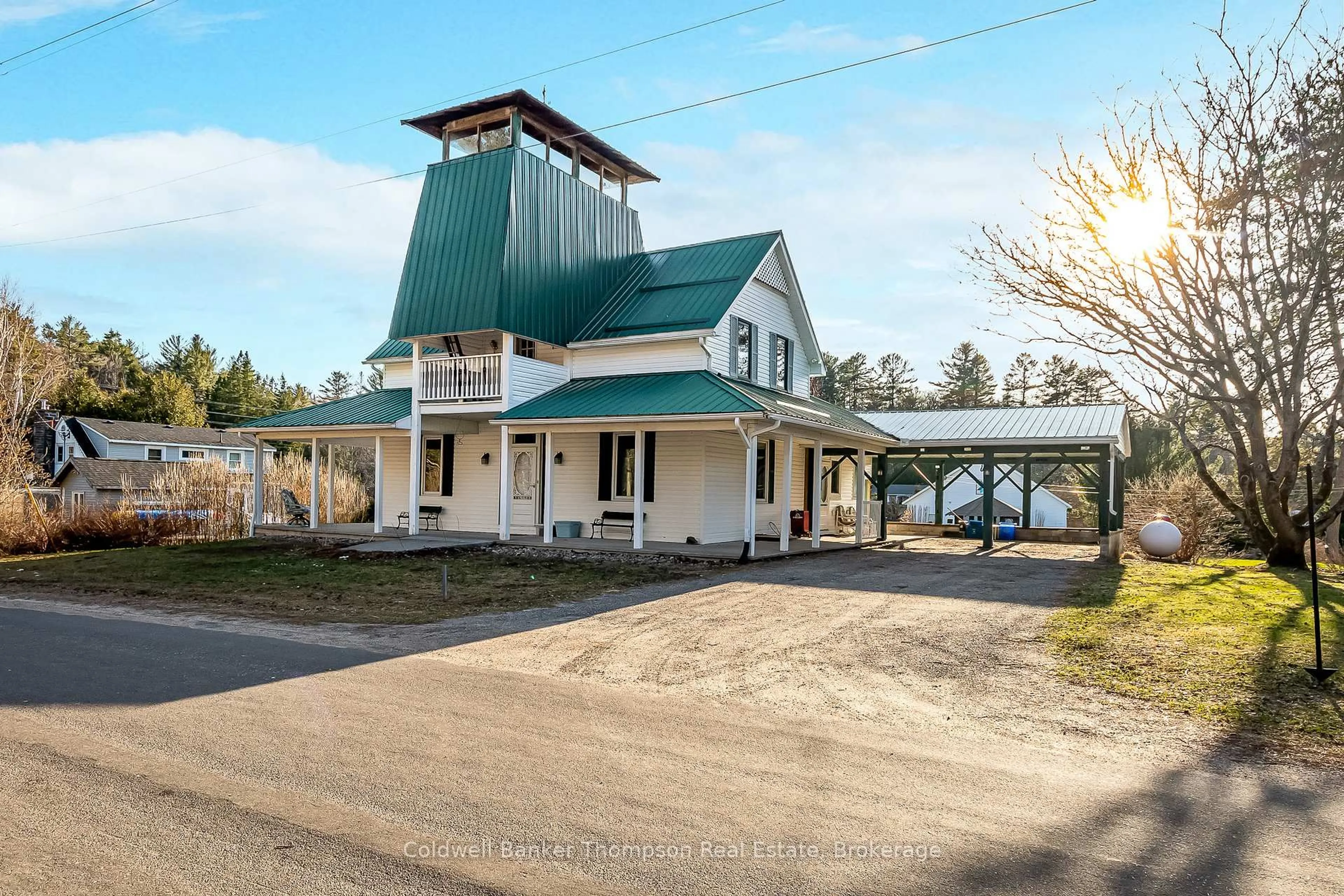 A pic from outside/outdoor area/front of a property/back of a property/a pic from drone, unknown for 2434 Old Muskoka Rd, Huntsville Ontario P0B 1M0