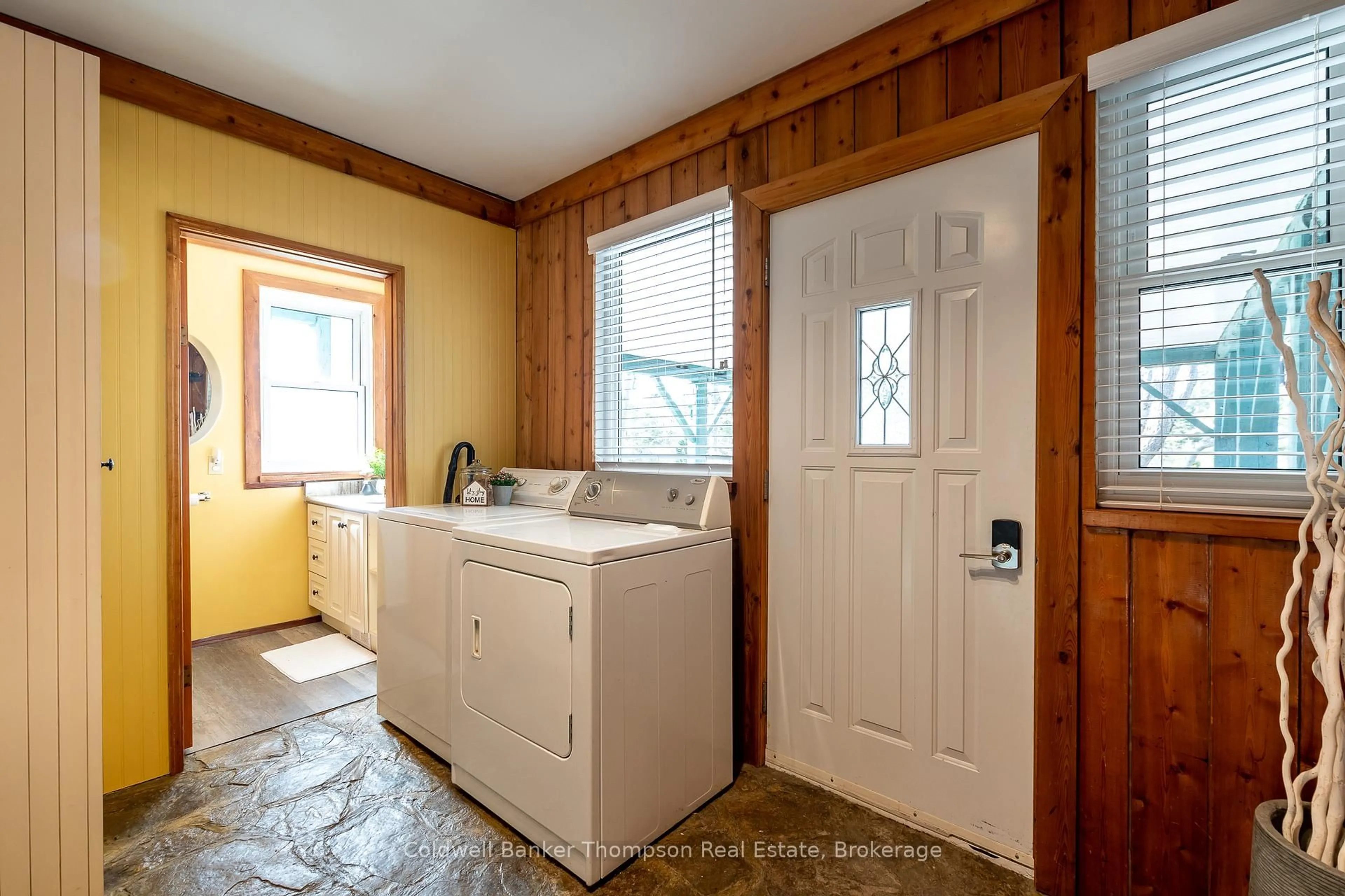 Laundry room for 2434 Old Muskoka Rd, Huntsville Ontario P0B 1M0
