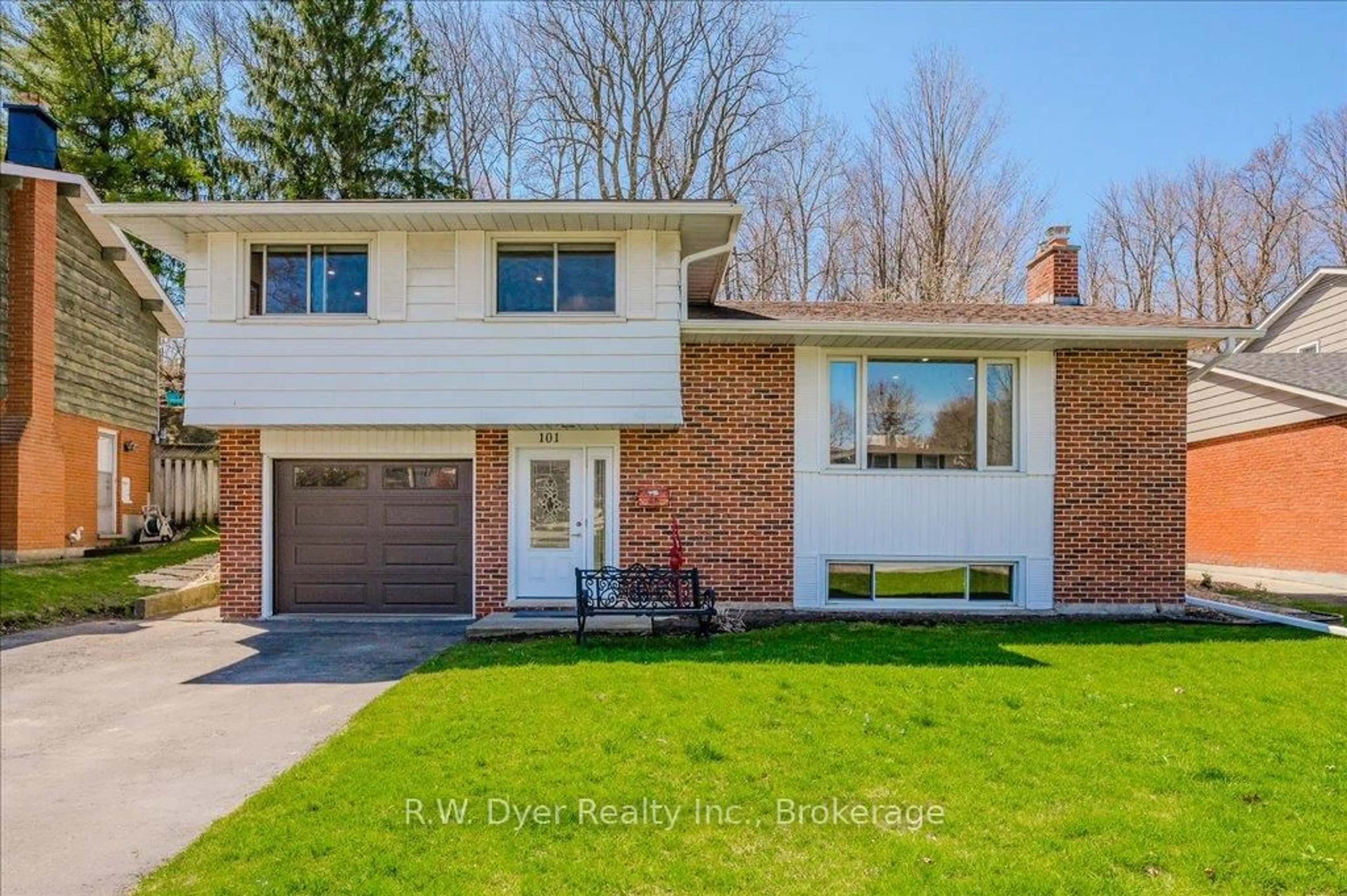 Unknown for 101 Fourth Ave, Cambridge Ontario N1S 2E5