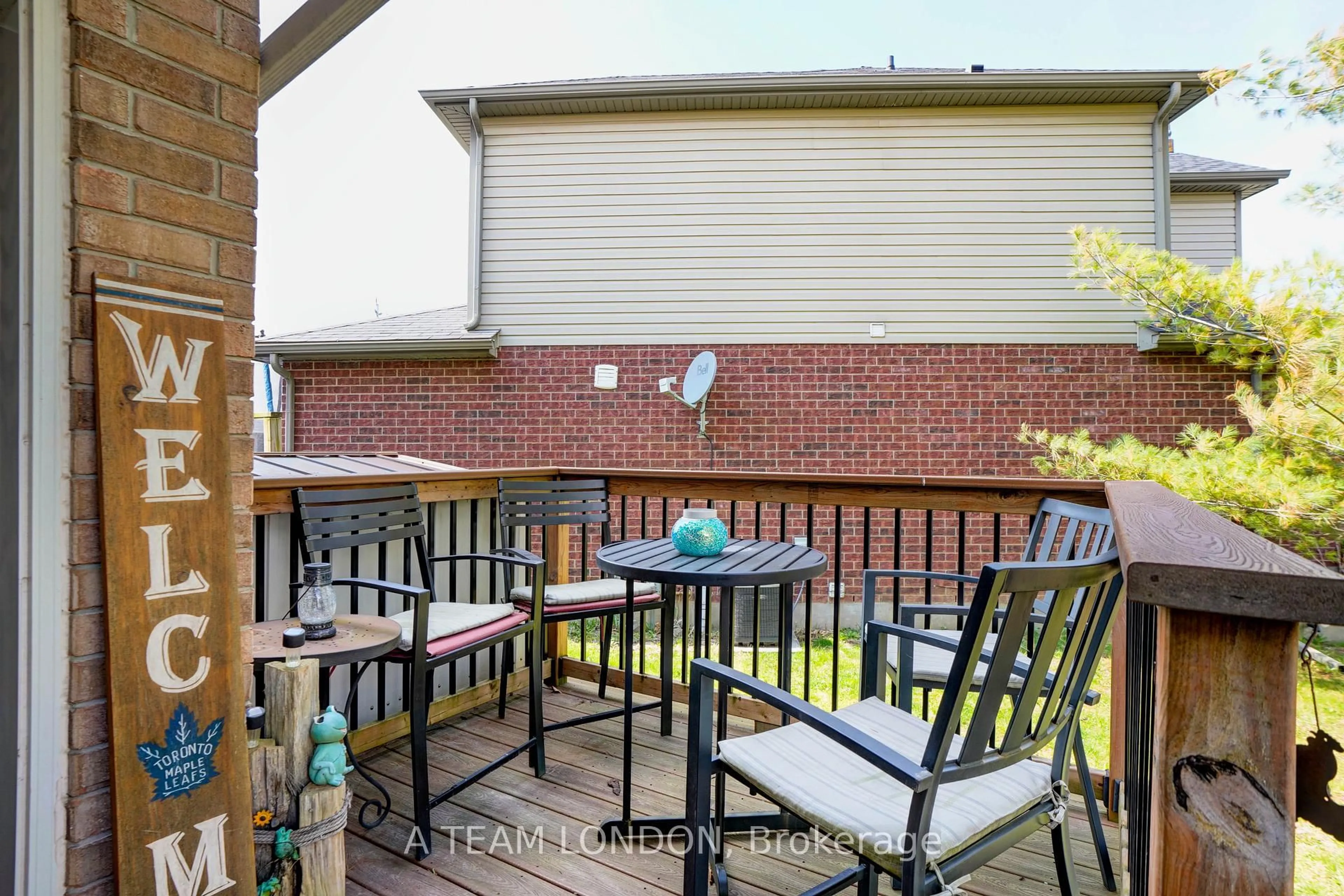 Patio, street for 386 Champlain Ave, Woodstock Ontario N4V 0B3