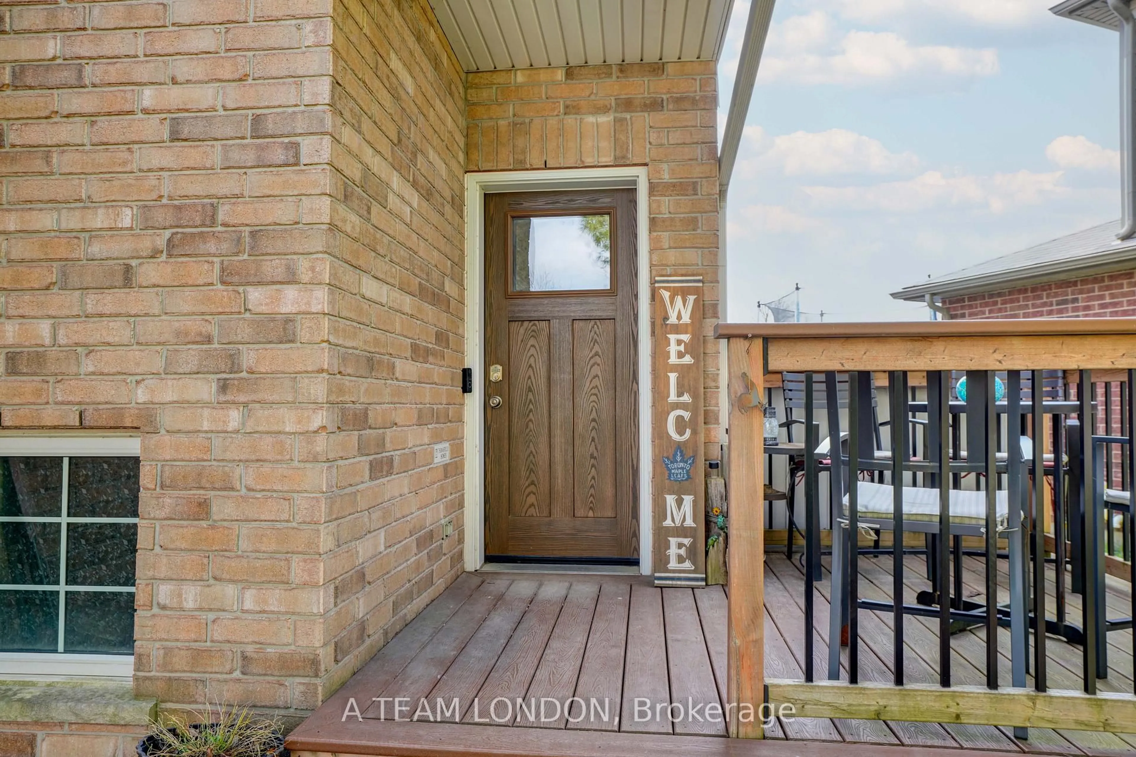 Indoor entryway for 386 Champlain Ave, Woodstock Ontario N4V 0B3
