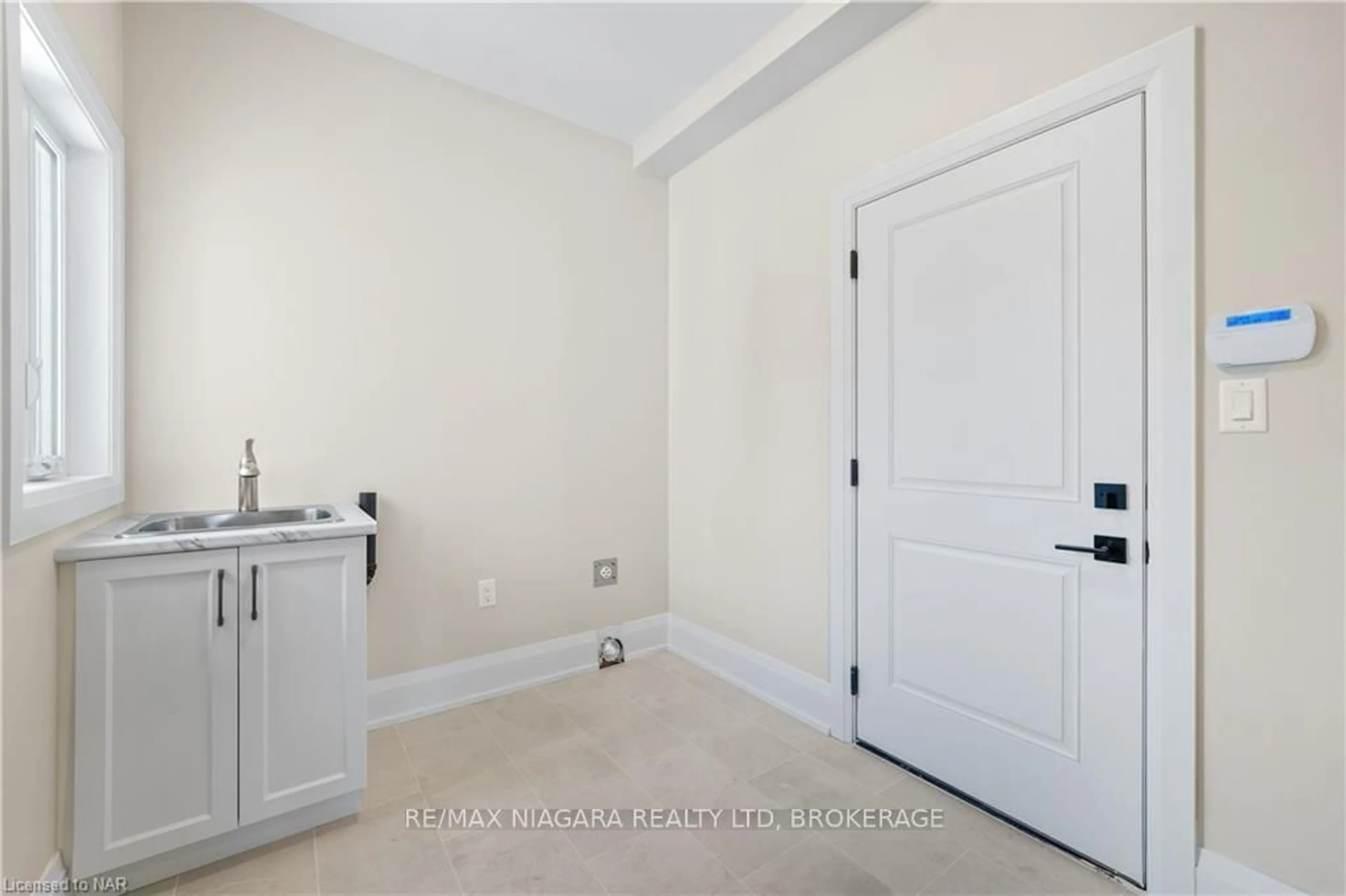 A pic of a room for 6140 CURLIN Cres #LOT 24, Niagara Falls Ontario L2H 1H4