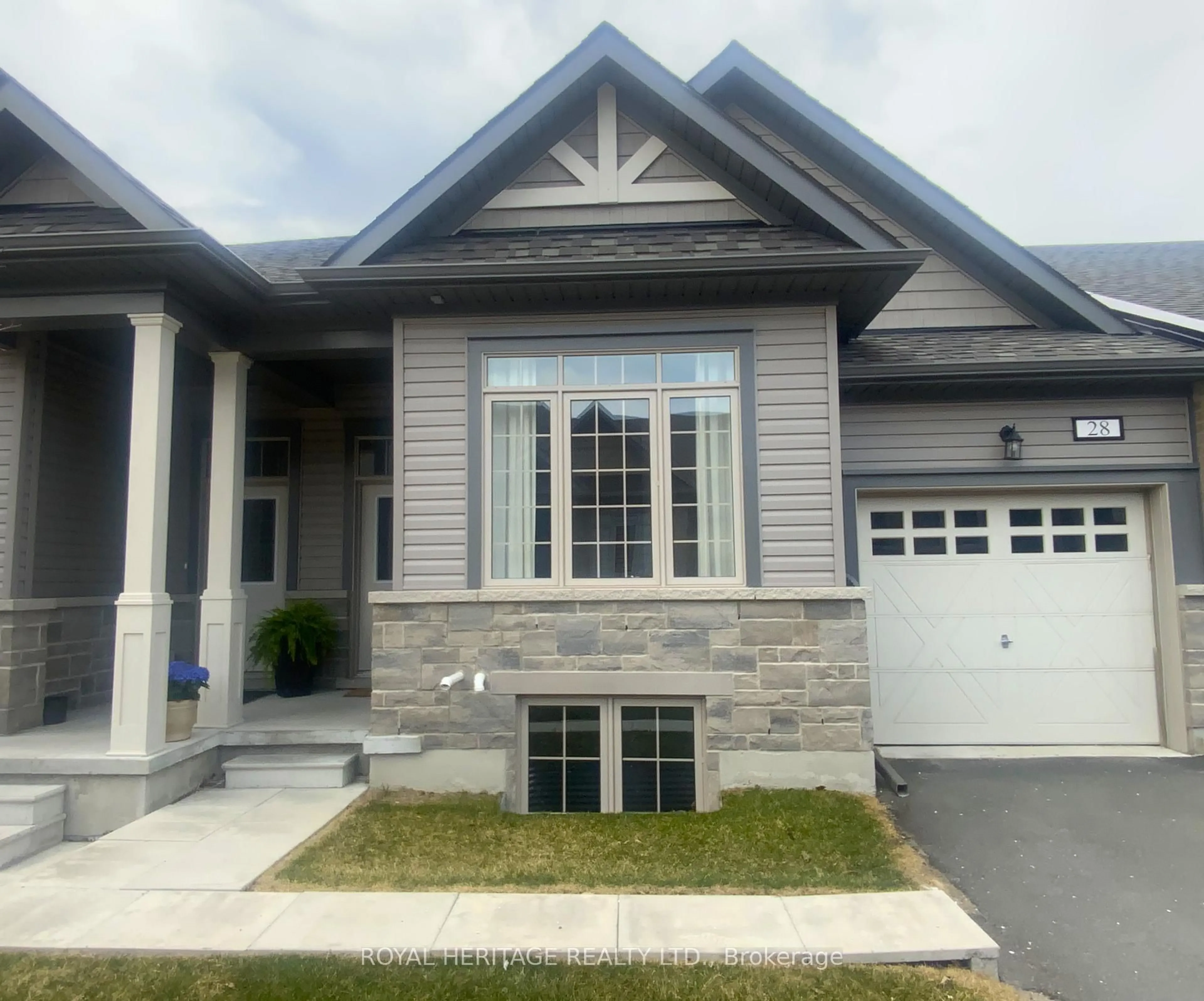 Home with vinyl exterior material, street for 17 LAKEWOOD Cres #28, Kawartha Lakes Ontario K0M 1A0