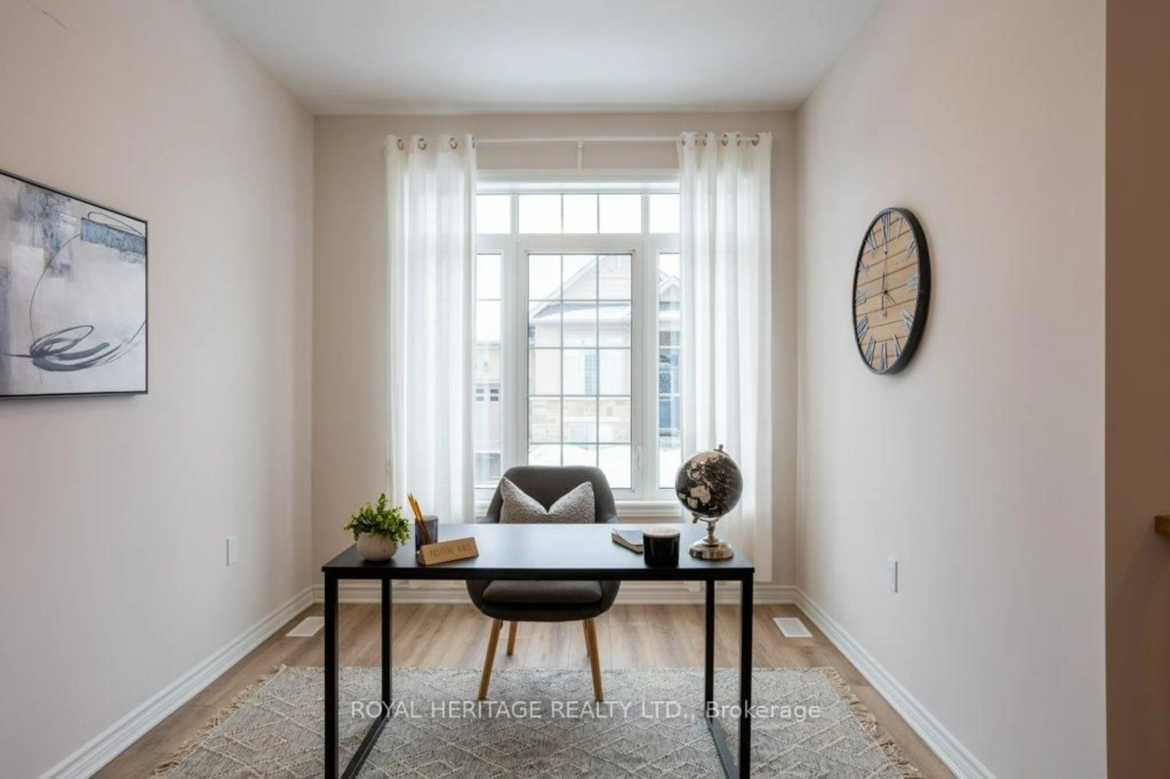 Living room with furniture, unknown for 17 LAKEWOOD Cres #28, Kawartha Lakes Ontario K0M 1A0