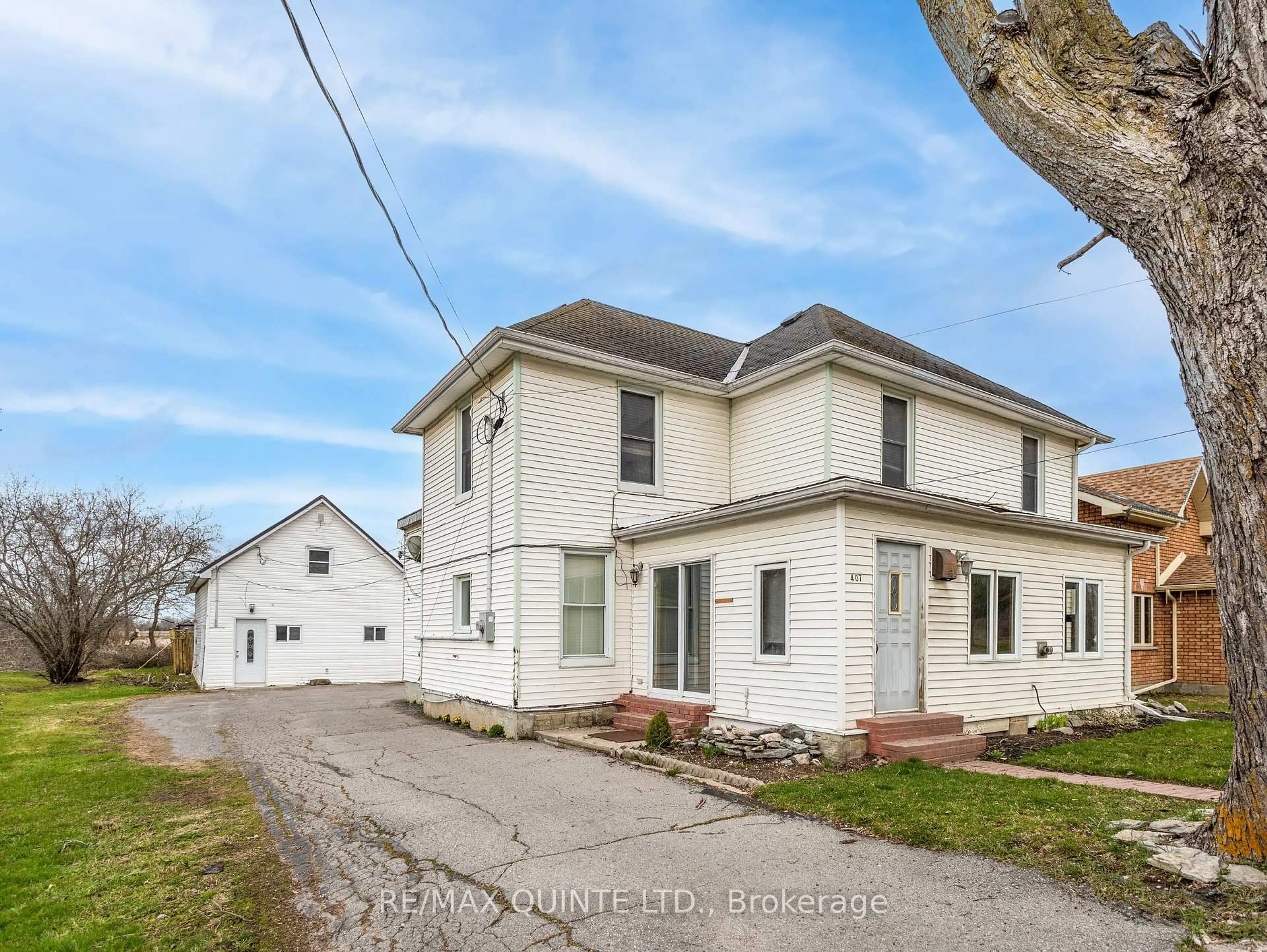 A pic from outside/outdoor area/front of a property/back of a property/a pic from drone, street for 407 Ashley St, Quinte West Ontario K0K 2B0