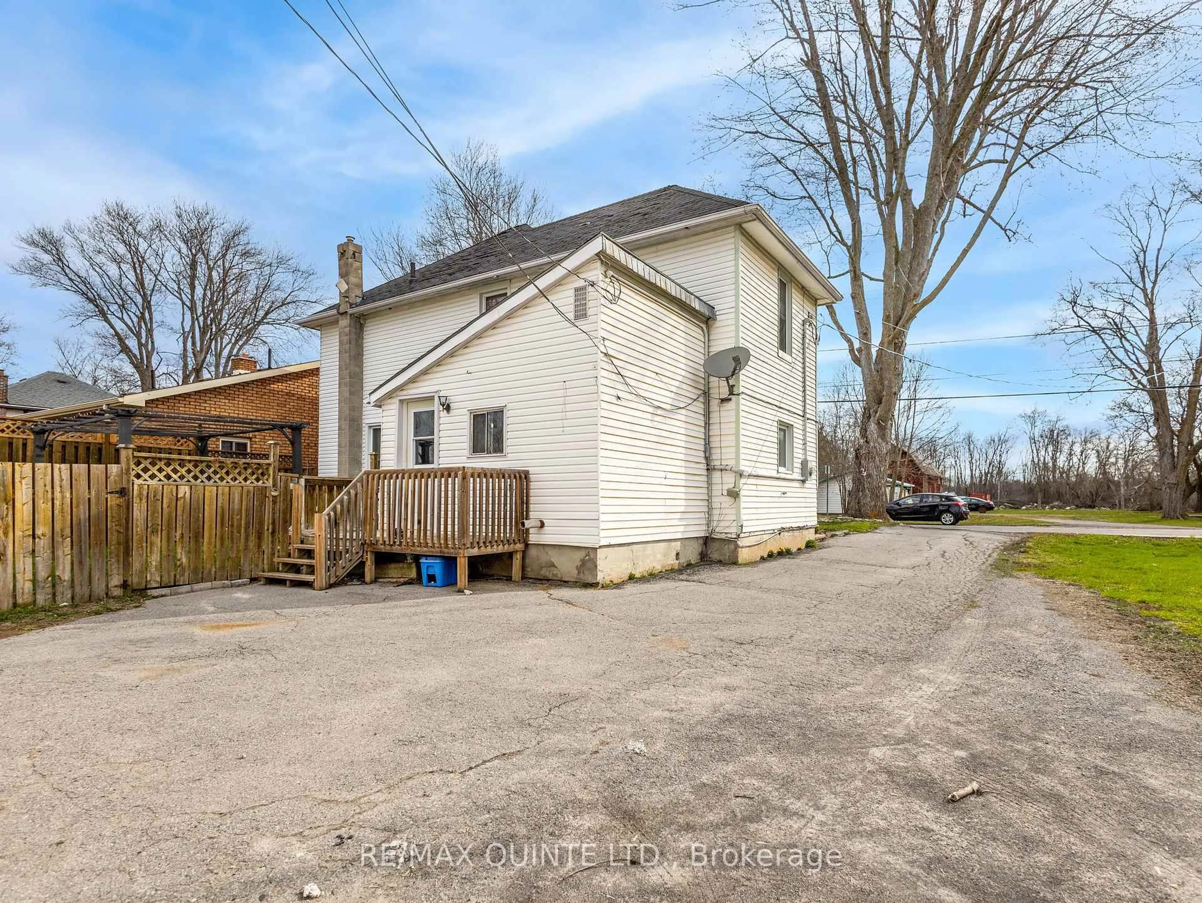 A pic from outside/outdoor area/front of a property/back of a property/a pic from drone, street for 407 Ashley St, Quinte West Ontario K0K 2B0
