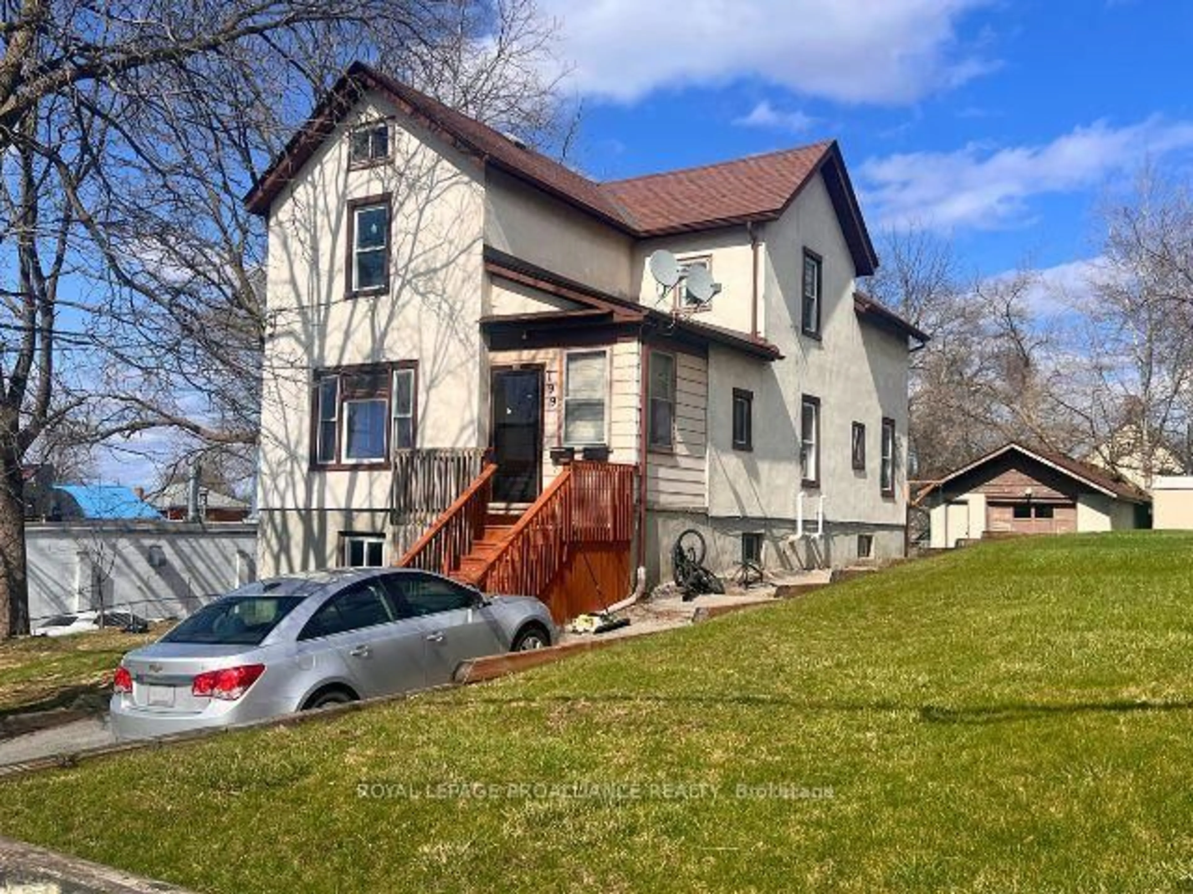 A pic from outside/outdoor area/front of a property/back of a property/a pic from drone, street for 199 Lingham St, Belleville Ontario K8N 3T5