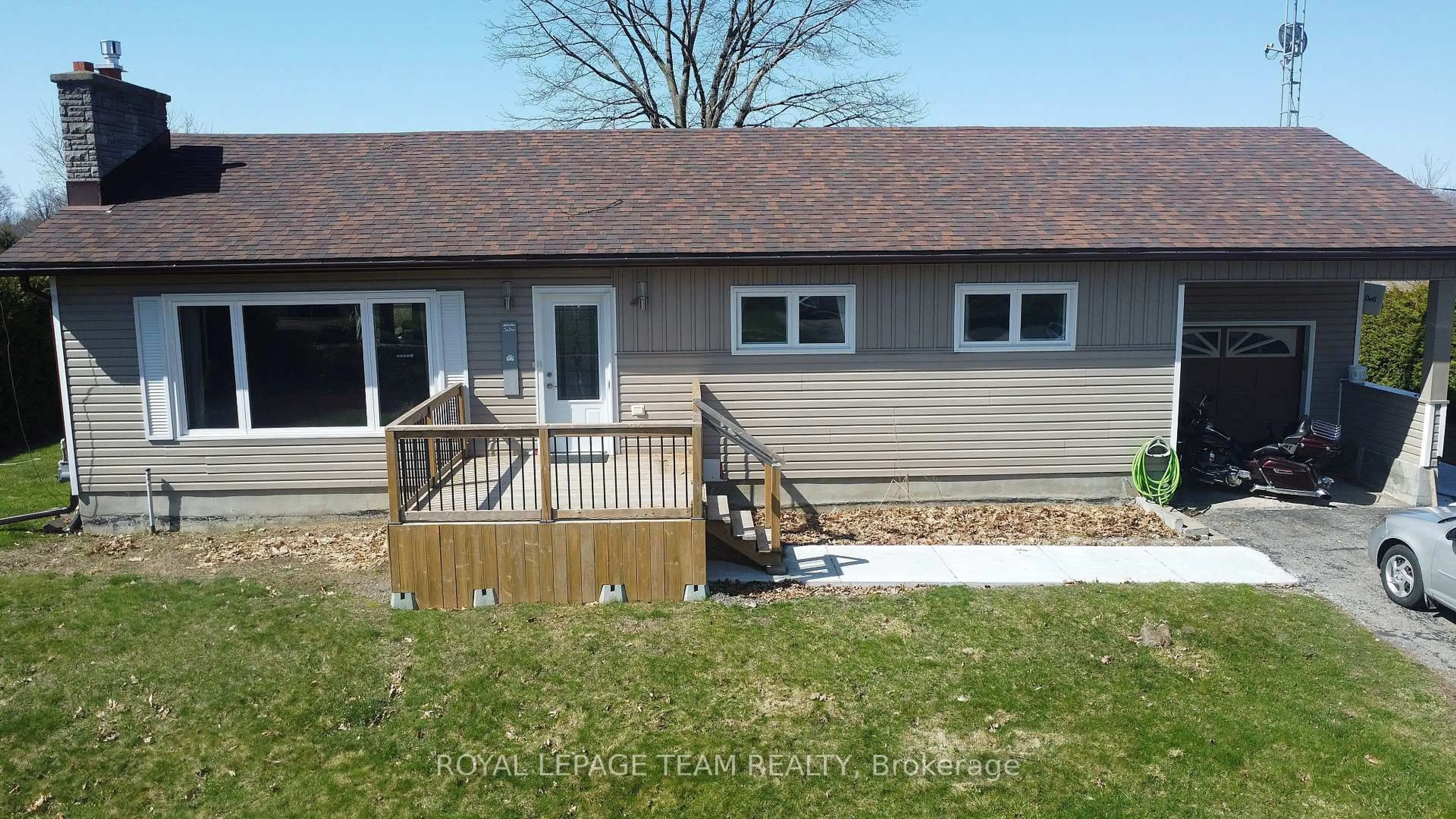 Home with vinyl exterior material, unknown for 3508 Charleville Rd, Augusta Ontario K0E 1T0