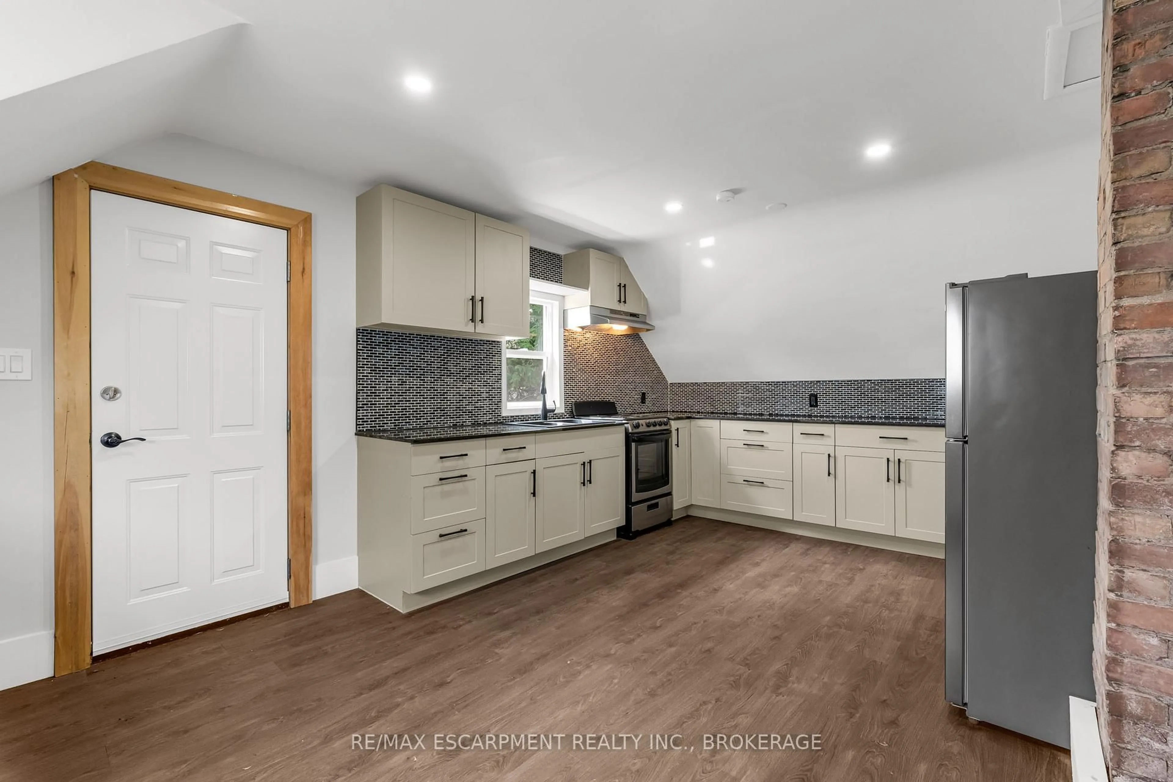 Open concept kitchen, unknown for 26 Dacotah St, St. Catharines Ontario L2R 1Z4
