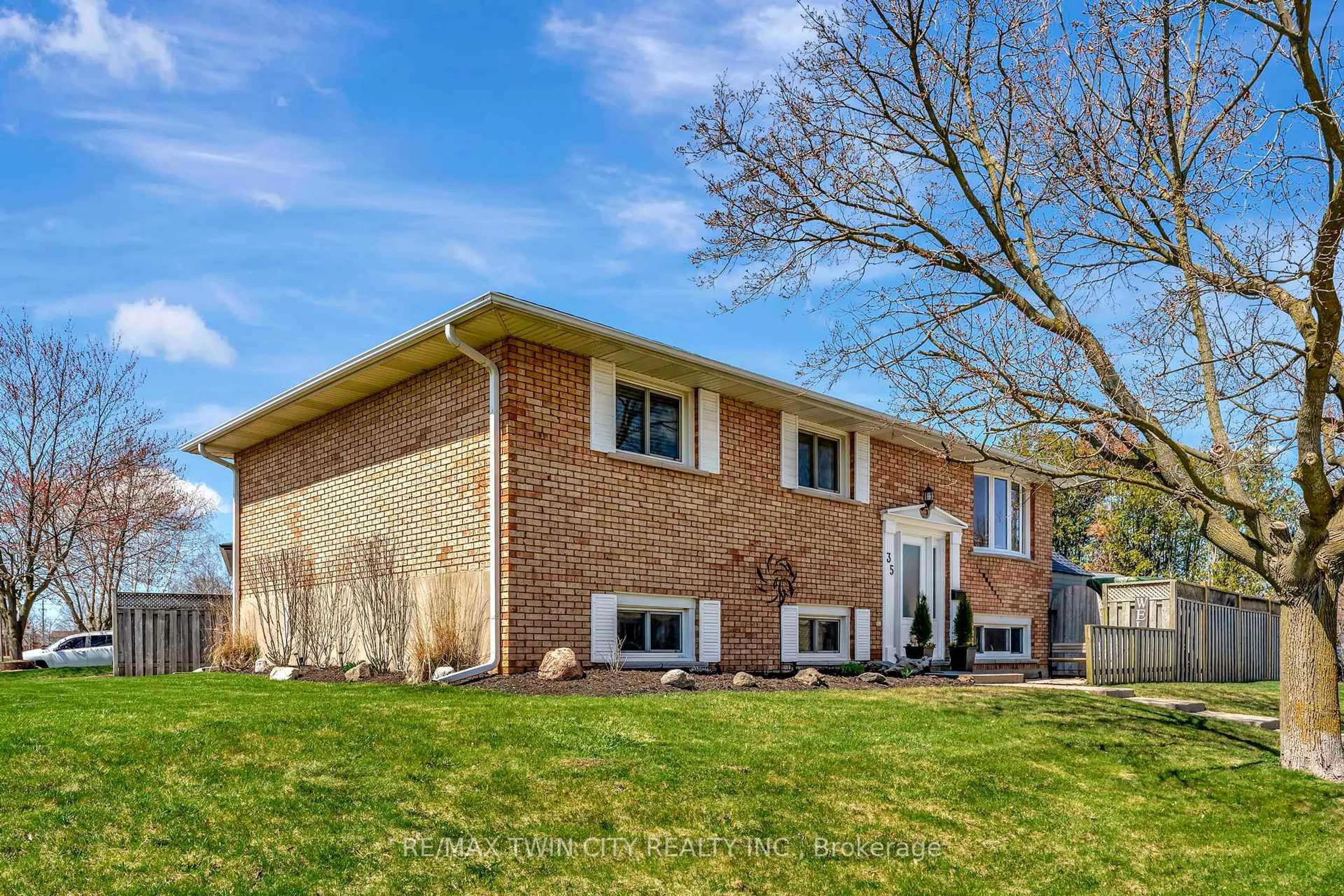 Home with brick exterior material, street for 35 Bakersfield Dr, Cambridge Ontario N1R 7B3