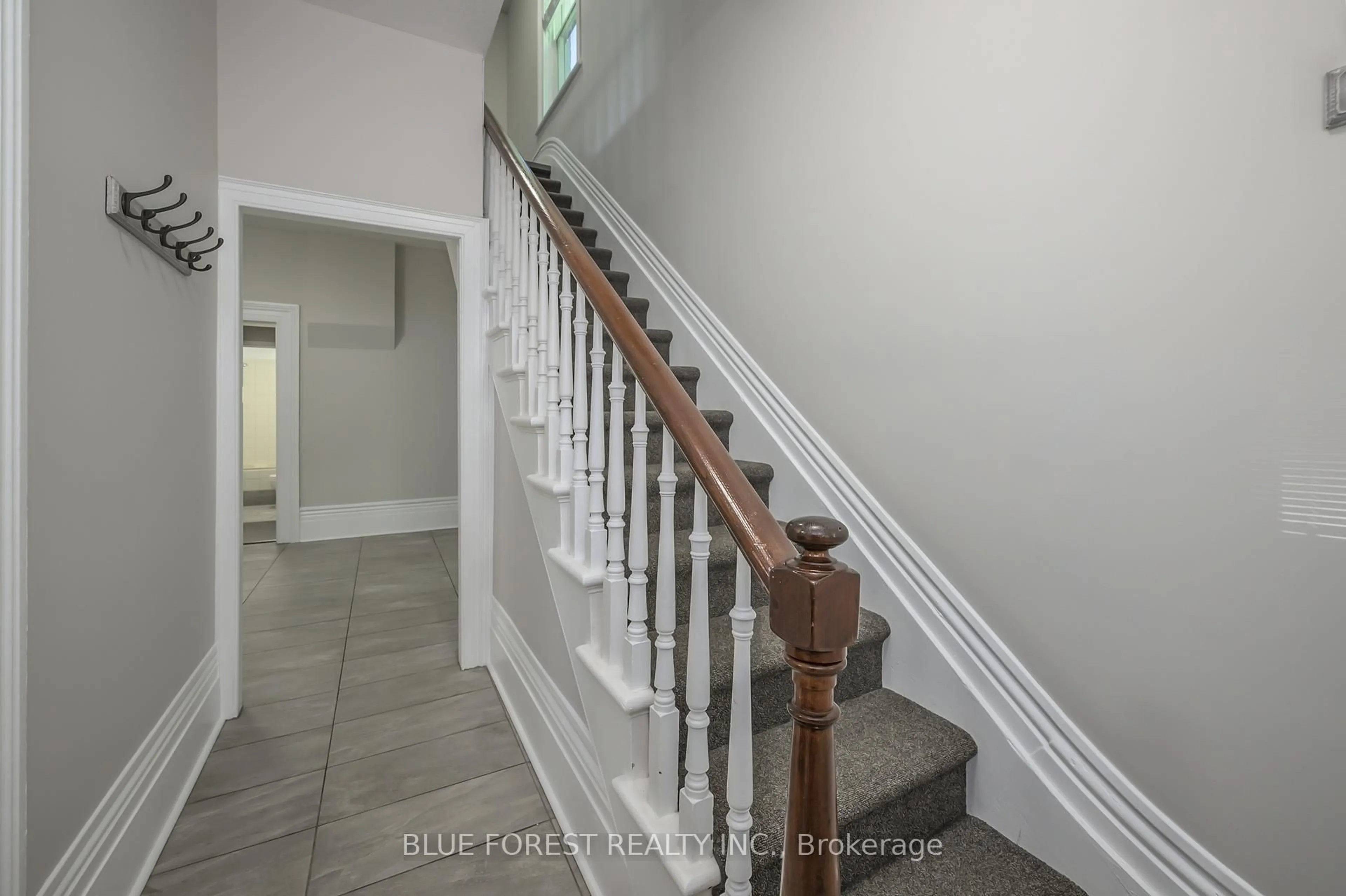Unknown for 175 Sydenham St, London East Ontario N6A 1W2
