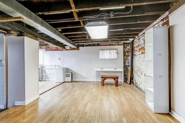 Additional property image - 51 Canada St