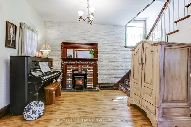 Additional property image - 51 Canada St