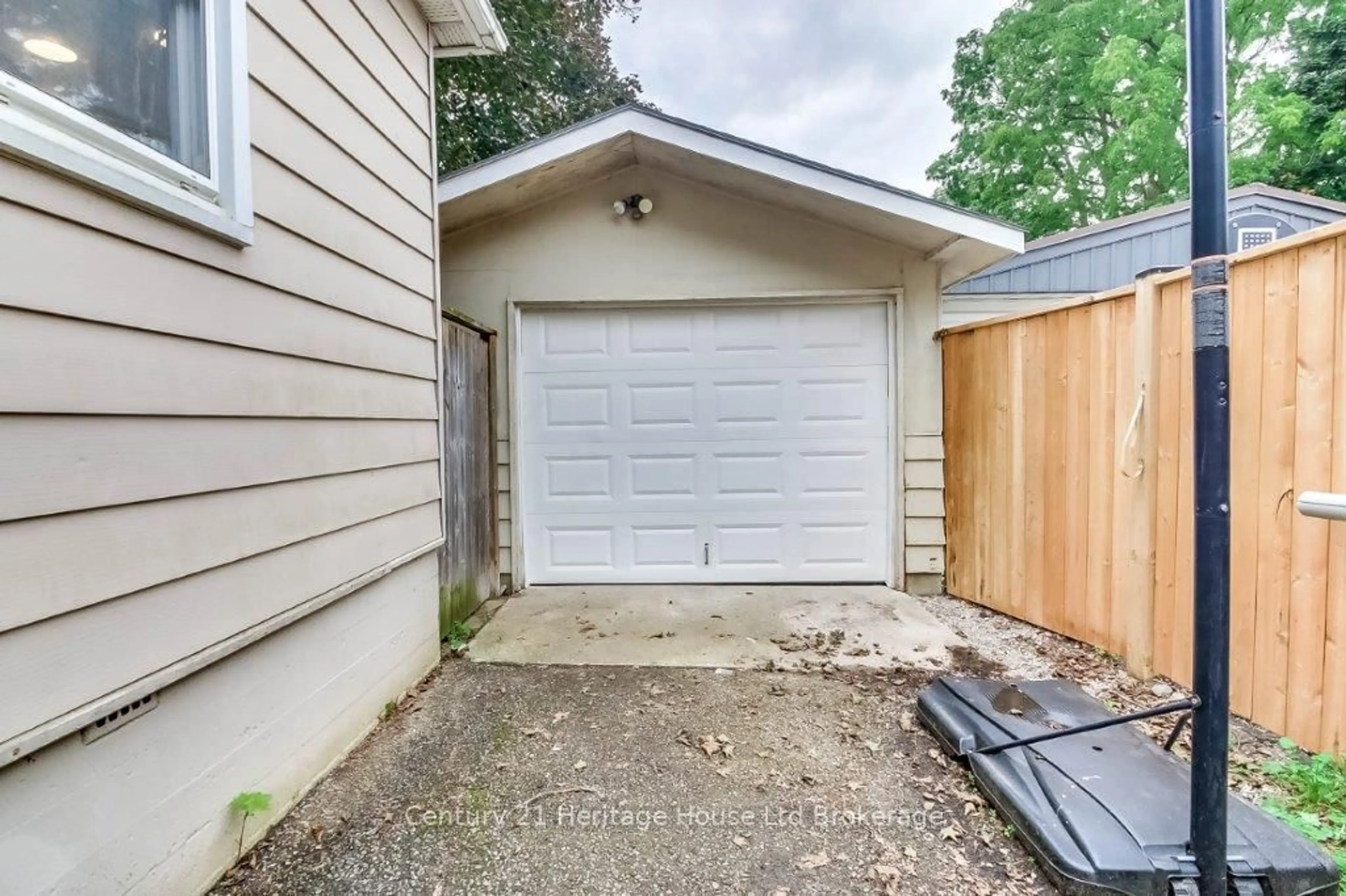 Unknown for 243 RIDDELL St, Woodstock Ontario N4S 6N5