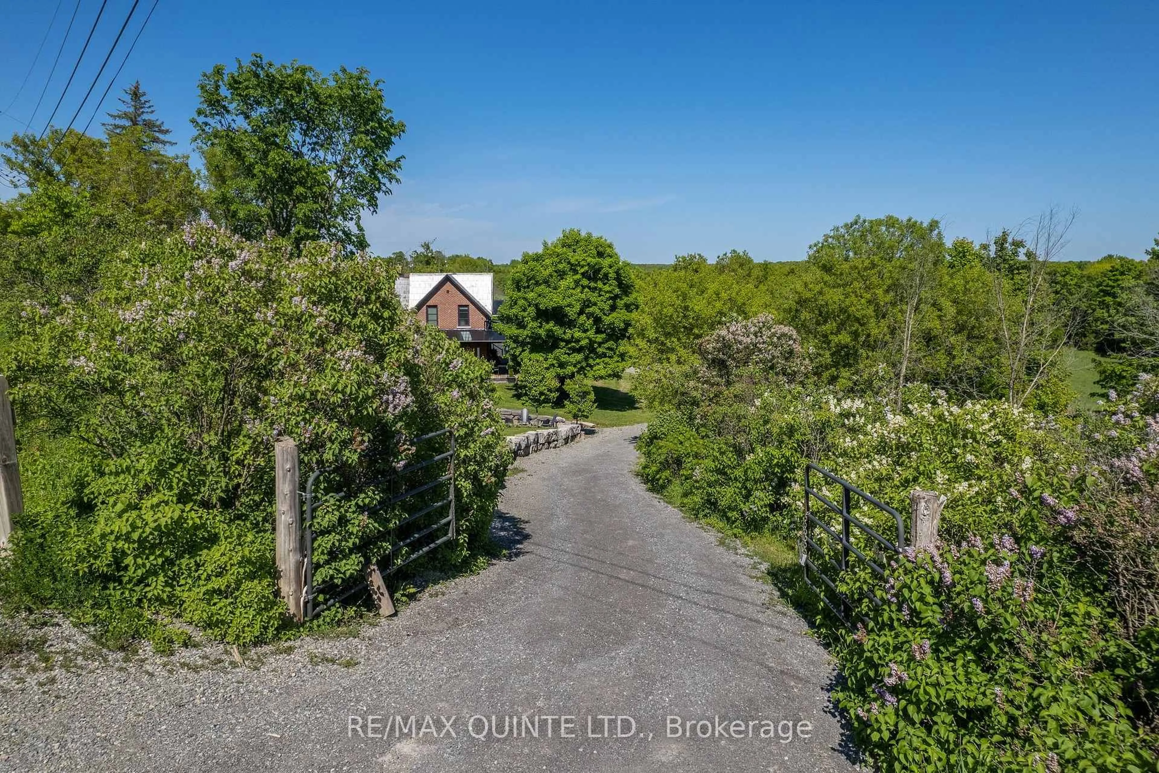 A pic from outside/outdoor area/front of a property/back of a property/a pic from drone, unknown for 953 Hogs Back Rd, Tweed Ontario K0K 2L0
