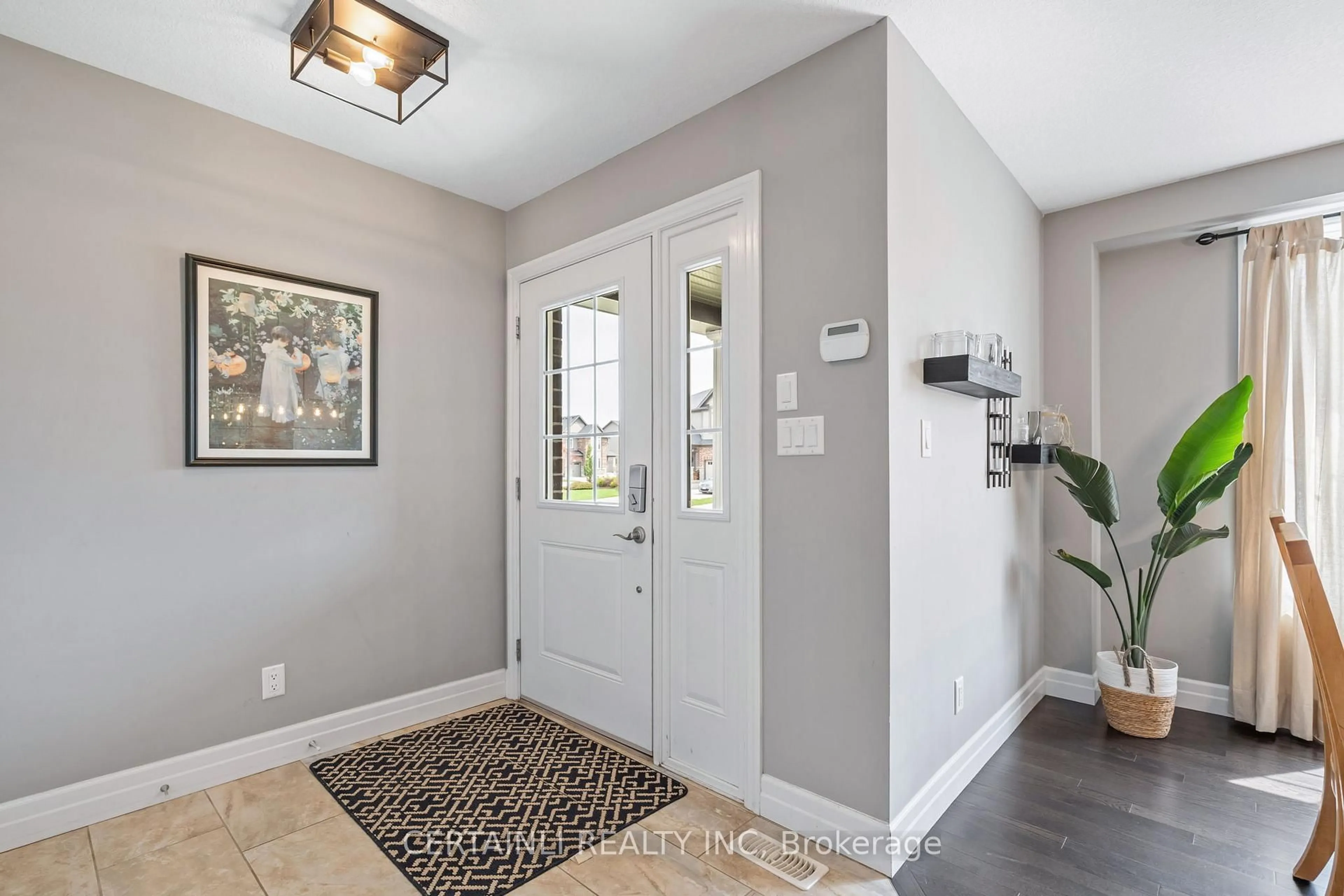 Indoor entryway for 16 Anderson Cres, Stratford Ontario N5A 3S5