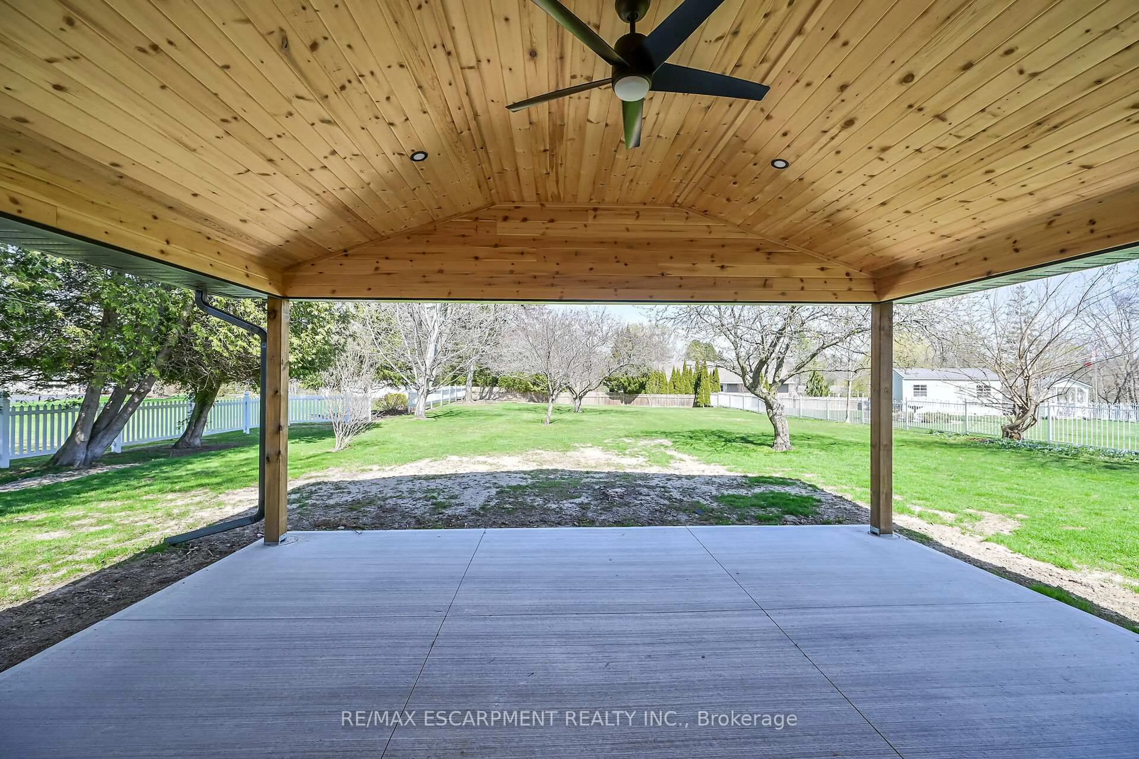 Patio, unknown for 4 Ryerse Cres, Norfolk Ontario N0A 1N6