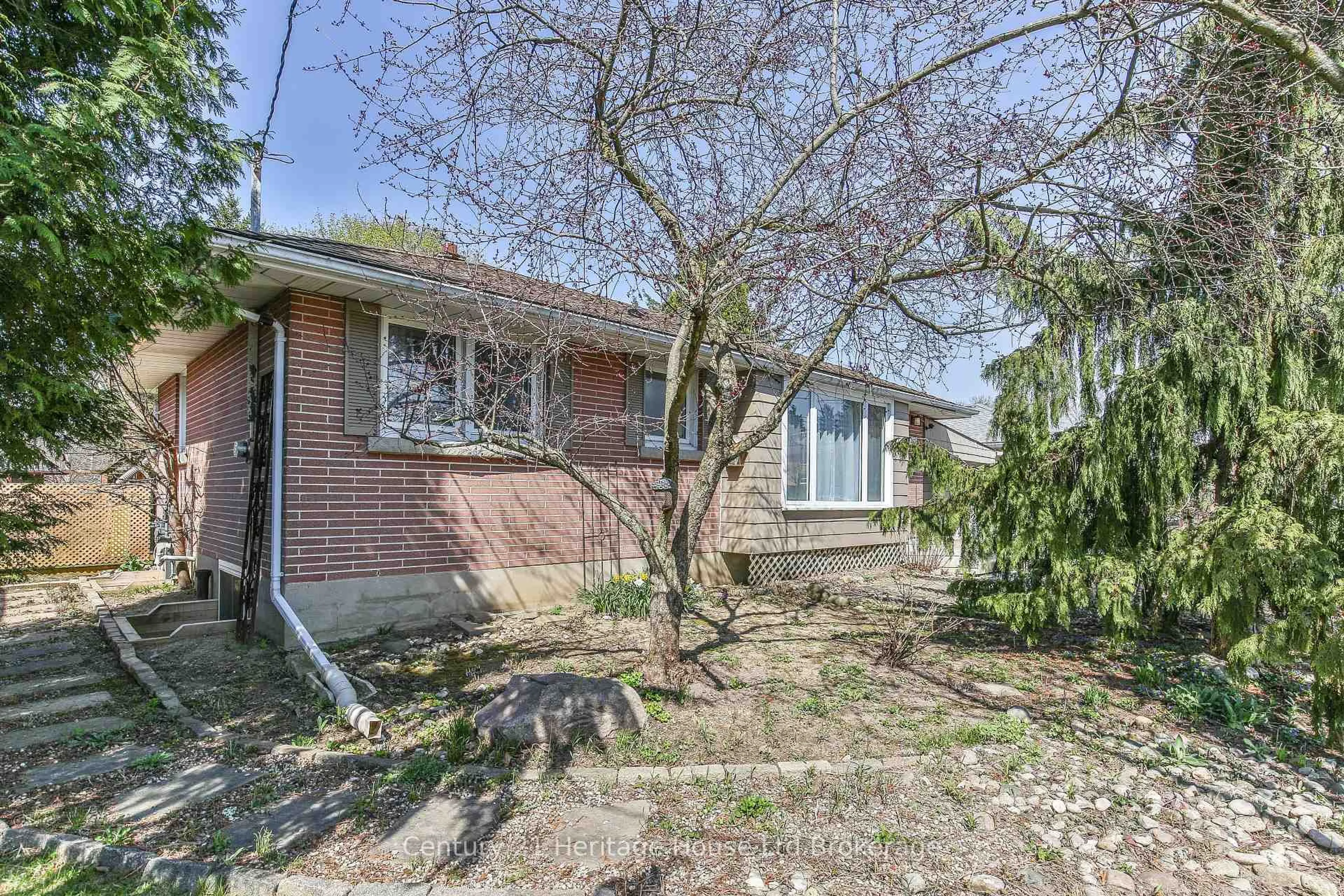 Unknown for 293 Clarke St, Woodstock Ontario N4S 7M9