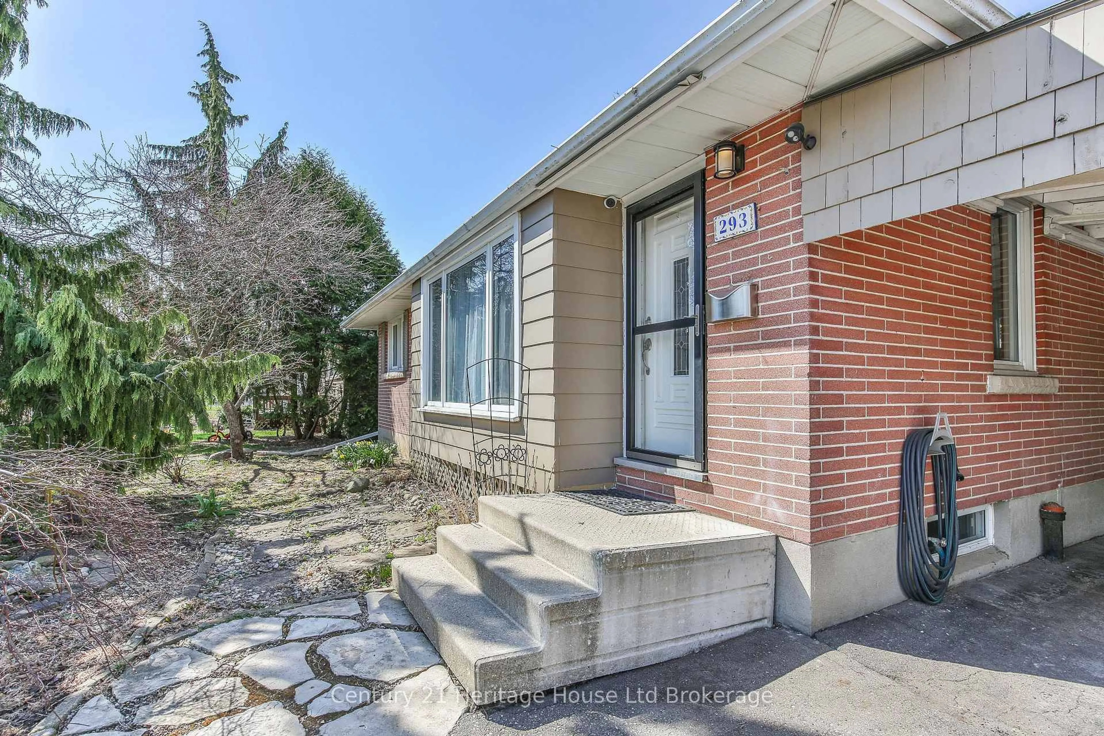 Unknown for 293 Clarke St, Woodstock Ontario N4S 7M9