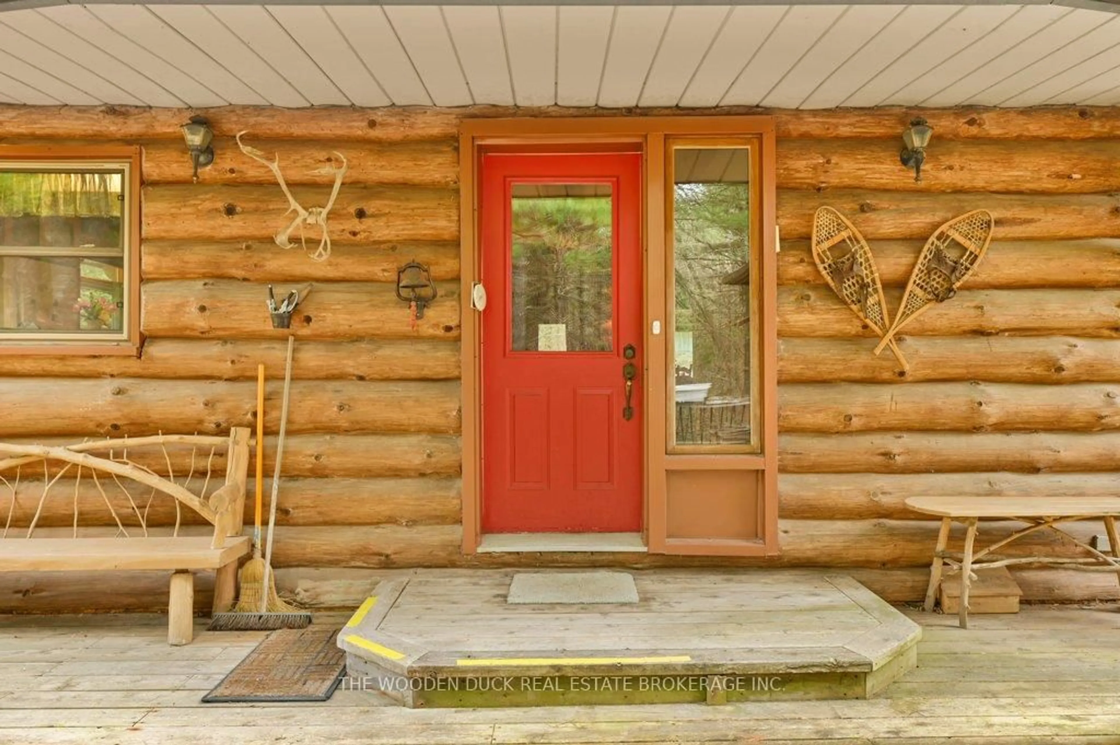 Indoor entryway for 11 Crookston Rd, Madoc Ontario K0K 2K0