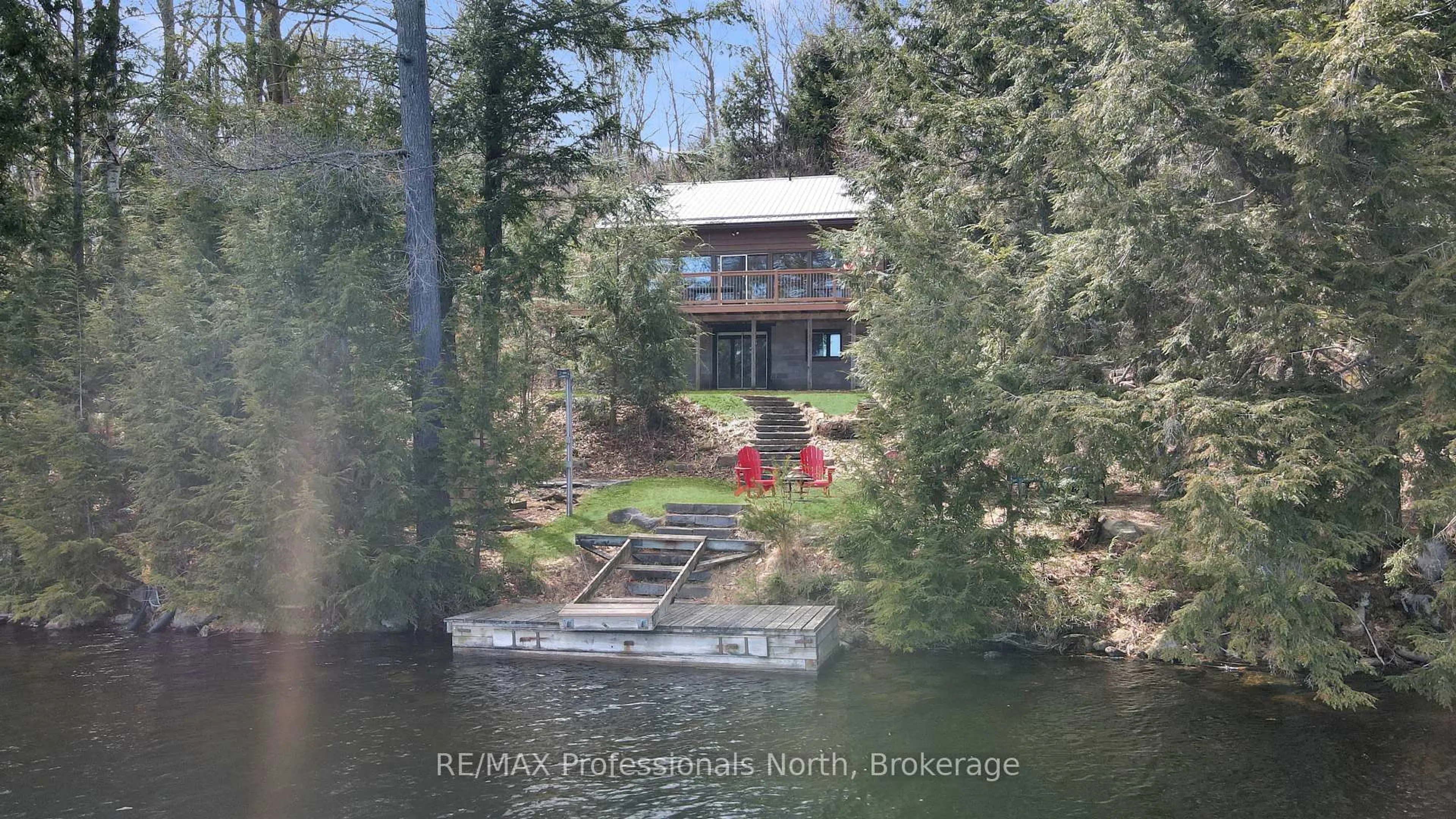 A pic from outside/outdoor area/front of a property/back of a property/a pic from drone, water/lake/river/ocean view for 1564 Parsons Rd, Dysart et al Ontario K0M 1S0