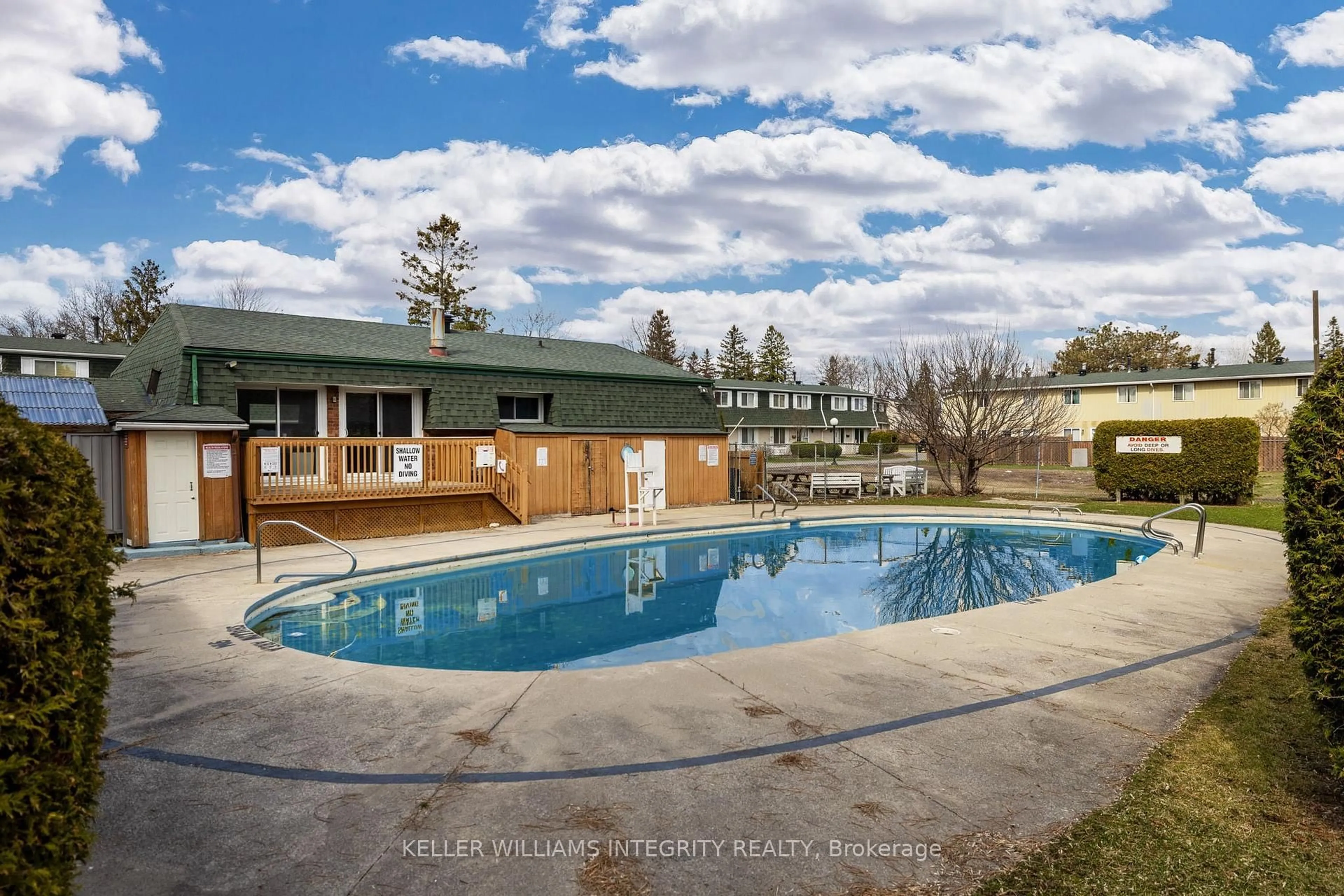 Pool for 2013 Stonehenge Cres, Ottawa Ontario K1B 4N7