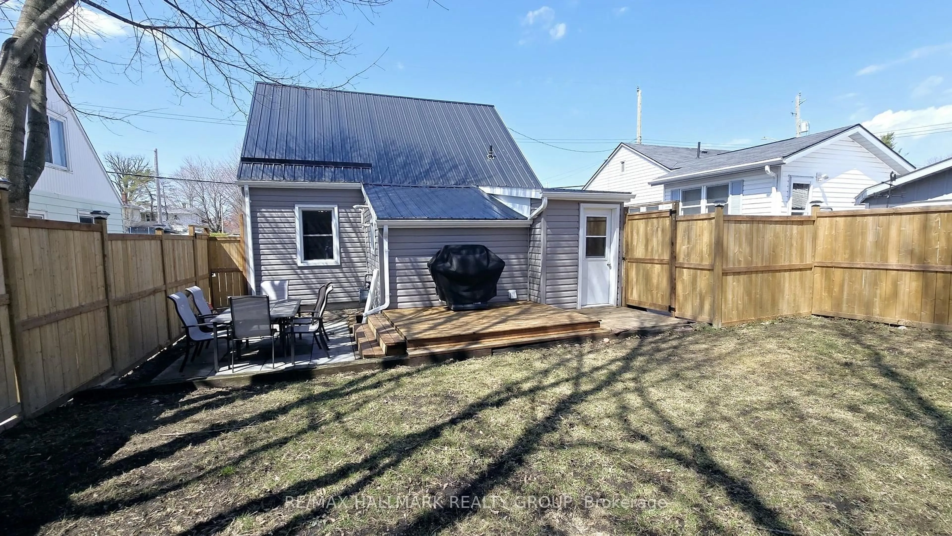 Shed for 231 William Ave, Renfrew Ontario K7V 2Z4