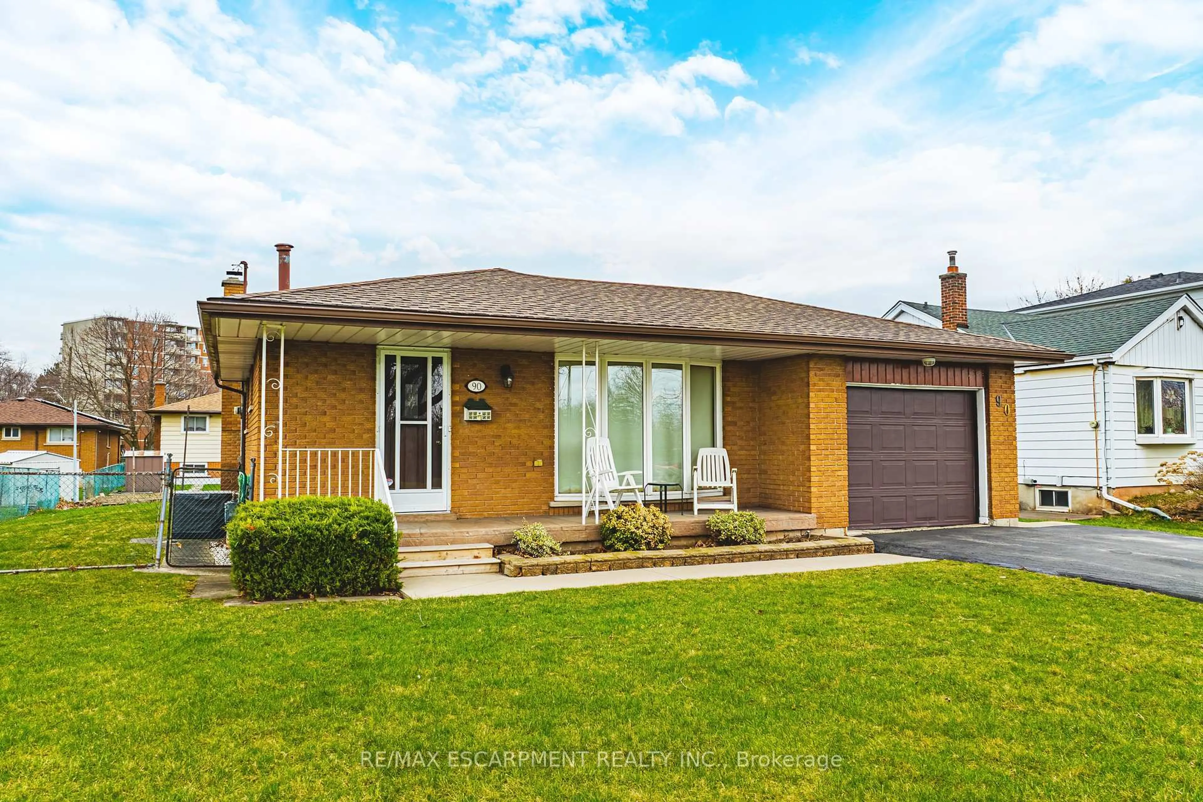Home with brick exterior material, street for 90 Pottruff Rd, Hamilton Ontario L8H 2M1
