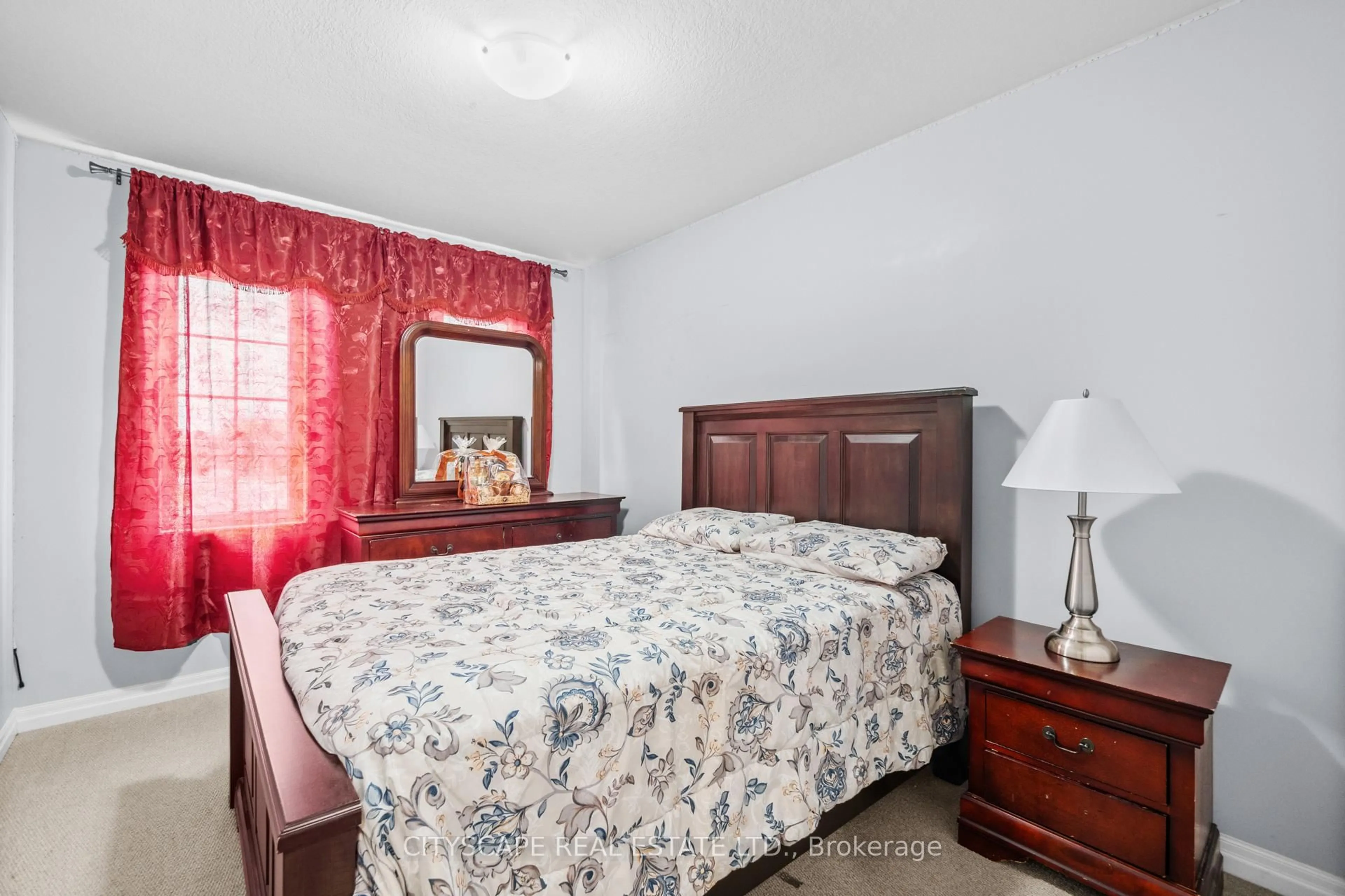 Bedroom with bed, unknown for 135 Hardcastle Dr #20, Cambridge Ontario N1S 0B6