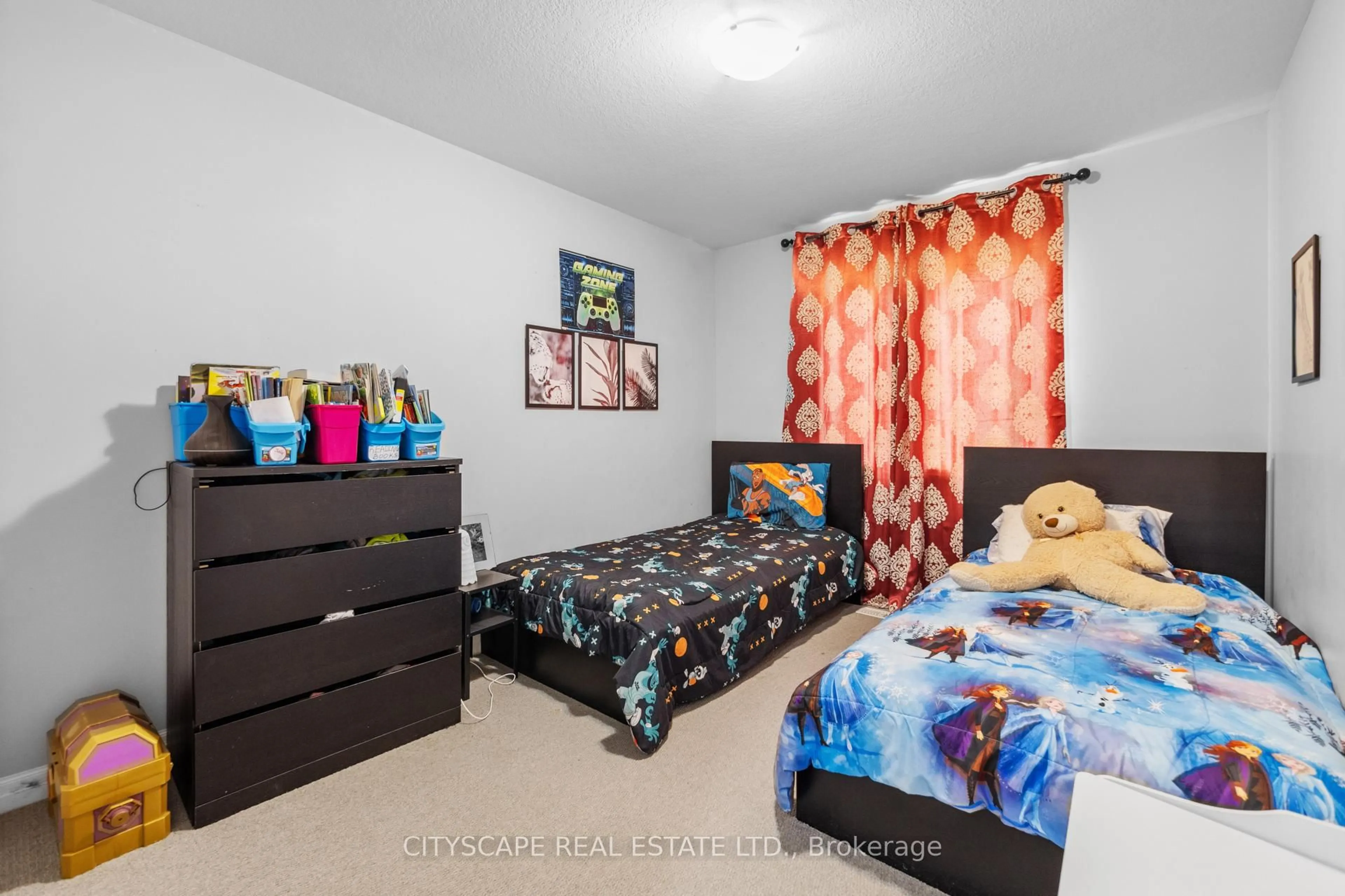 Bedroom with bed, unknown for 135 Hardcastle Dr #20, Cambridge Ontario N1S 0B6