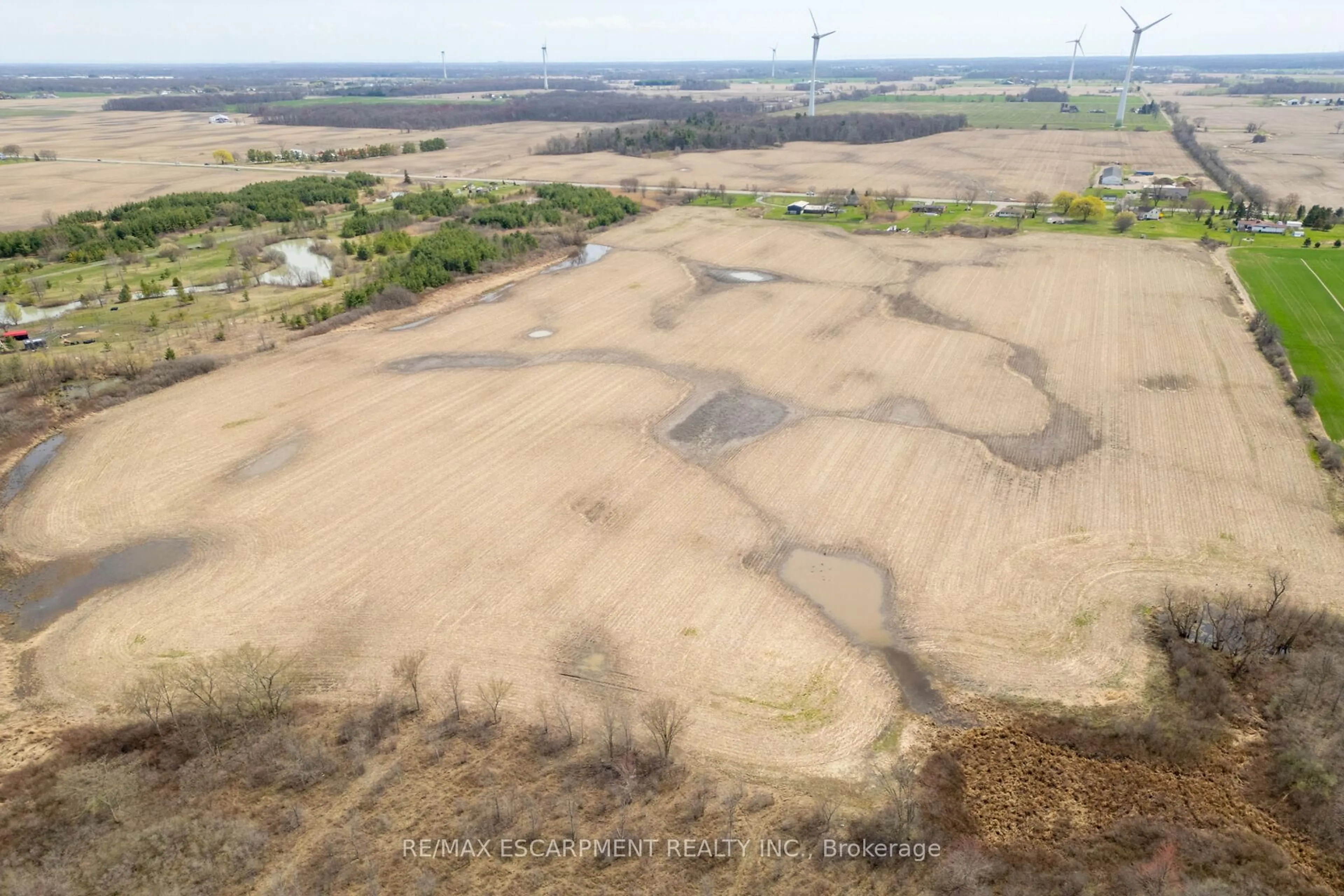 A pic from outside/outdoor area/front of a property/back of a property/a pic from drone, building for 4373 Regional 20 Rd, West Lincoln Ontario L0R 1Y0