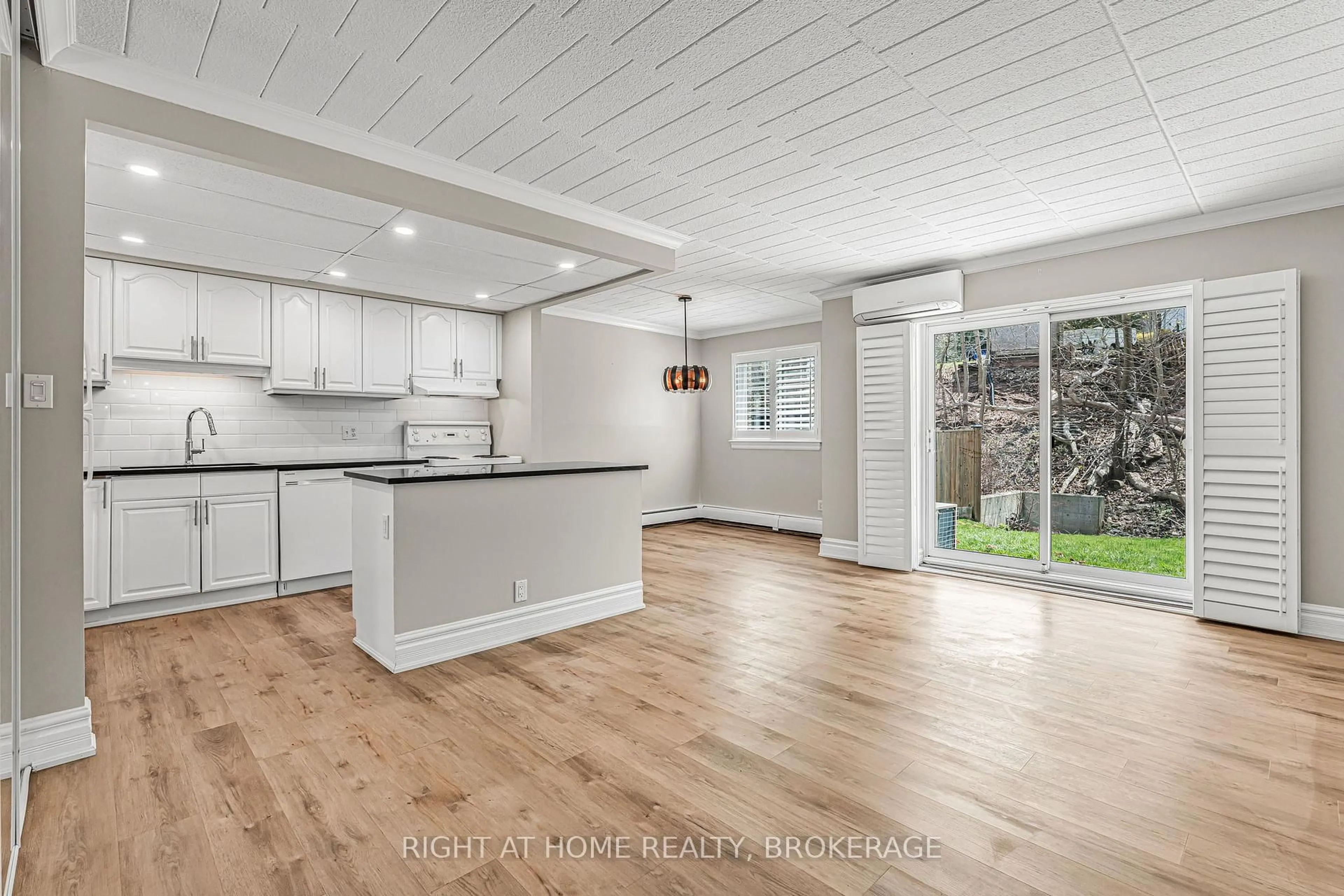 Open concept kitchen, unknown for 20 John St #102, Grimsby Ontario L3M 1X5