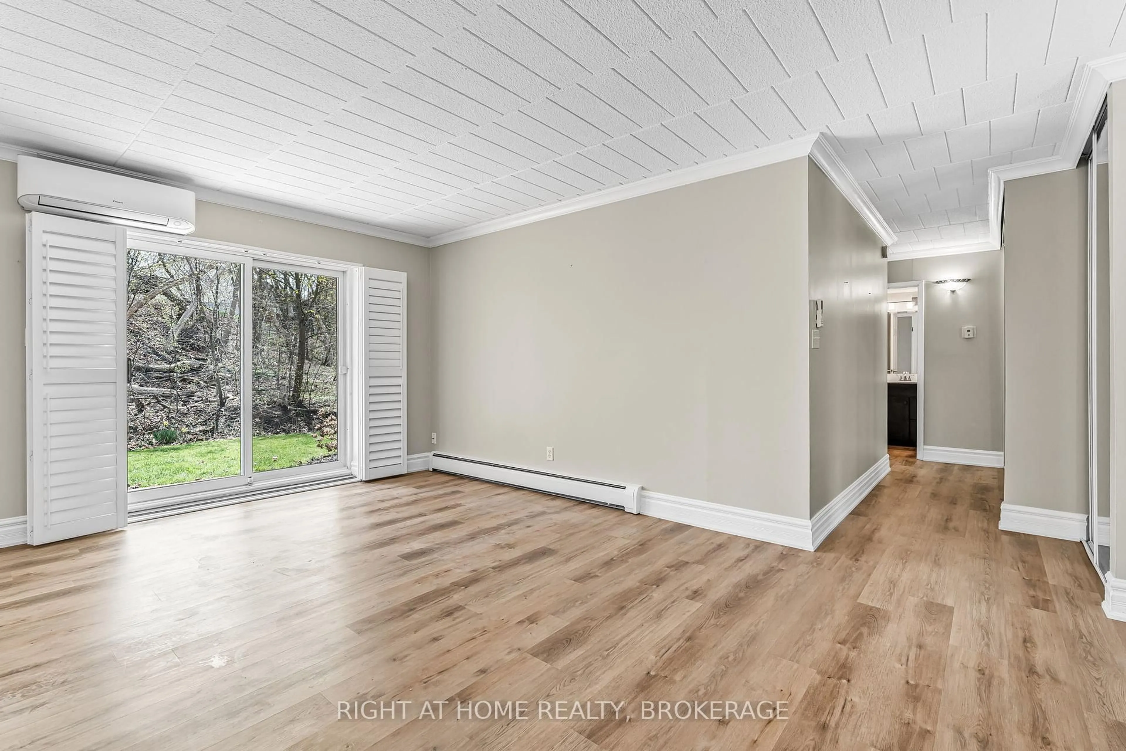 A pic of a room for 20 John St #102, Grimsby Ontario L3M 1X5