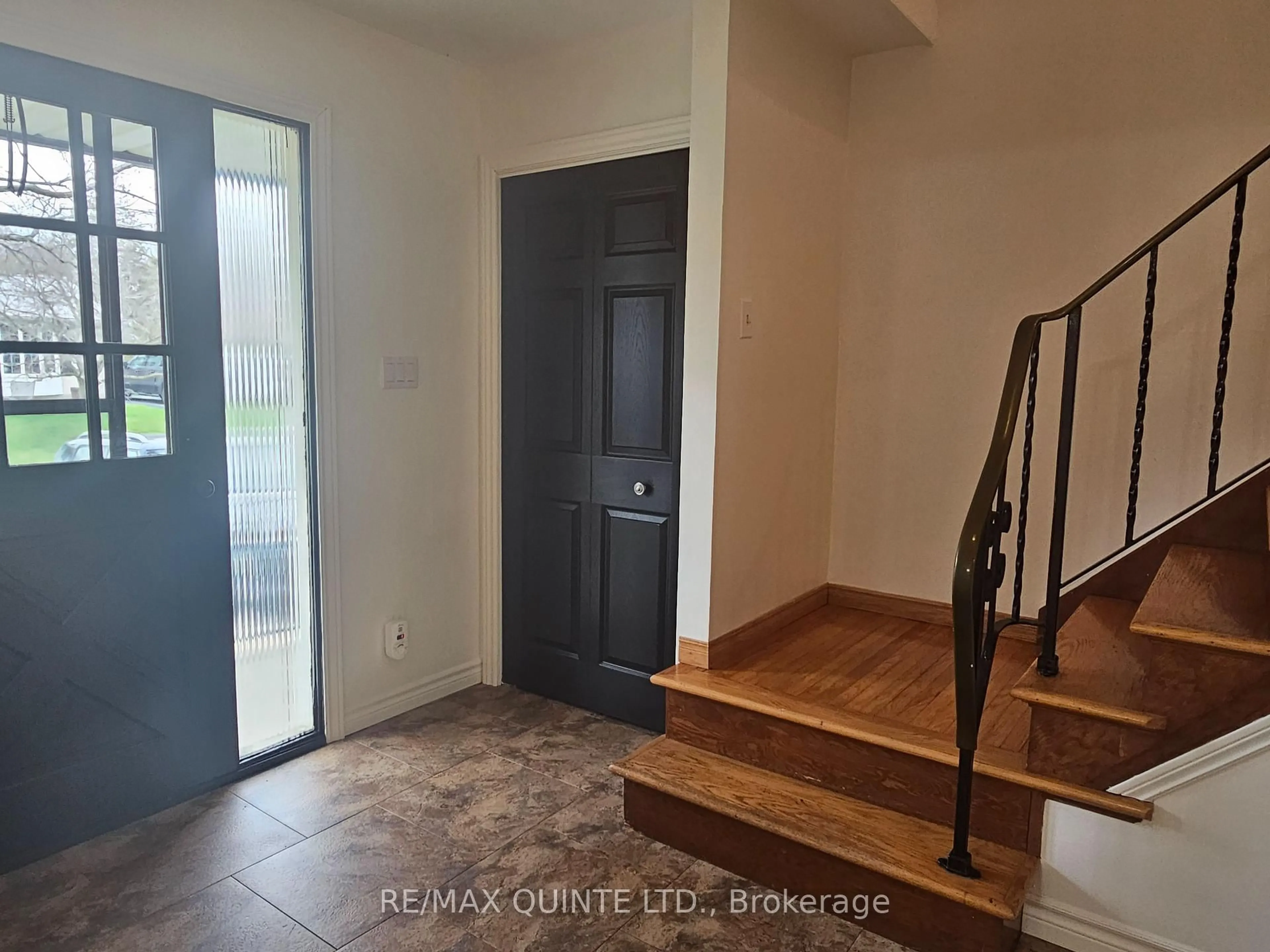 Indoor entryway for 12 Philip St, Prince Edward County Ontario K0K 2T0