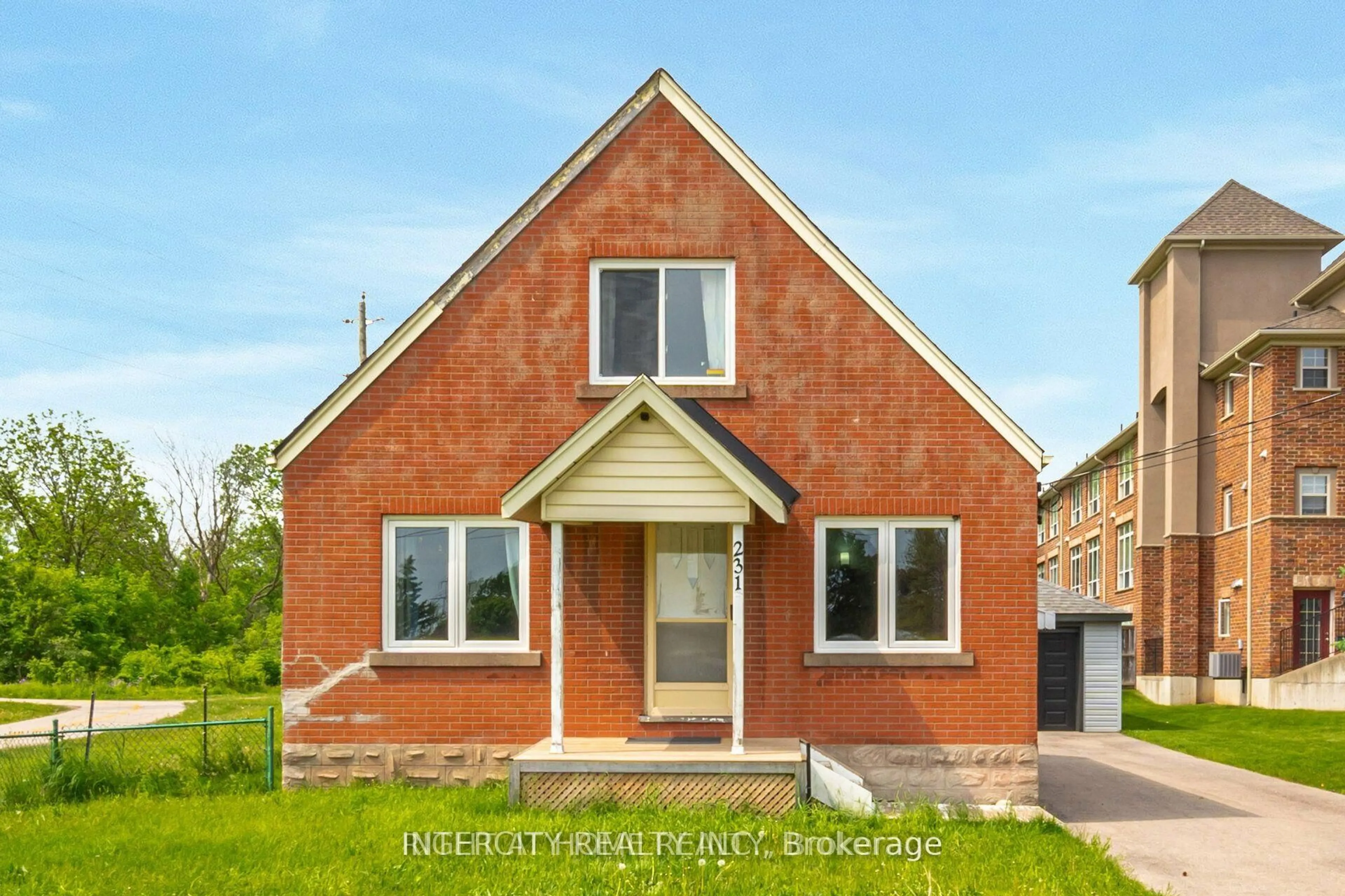 Home with brick exterior material, street for 231 Lawrence Ave, Kitchener Ontario N2M 1Y3
