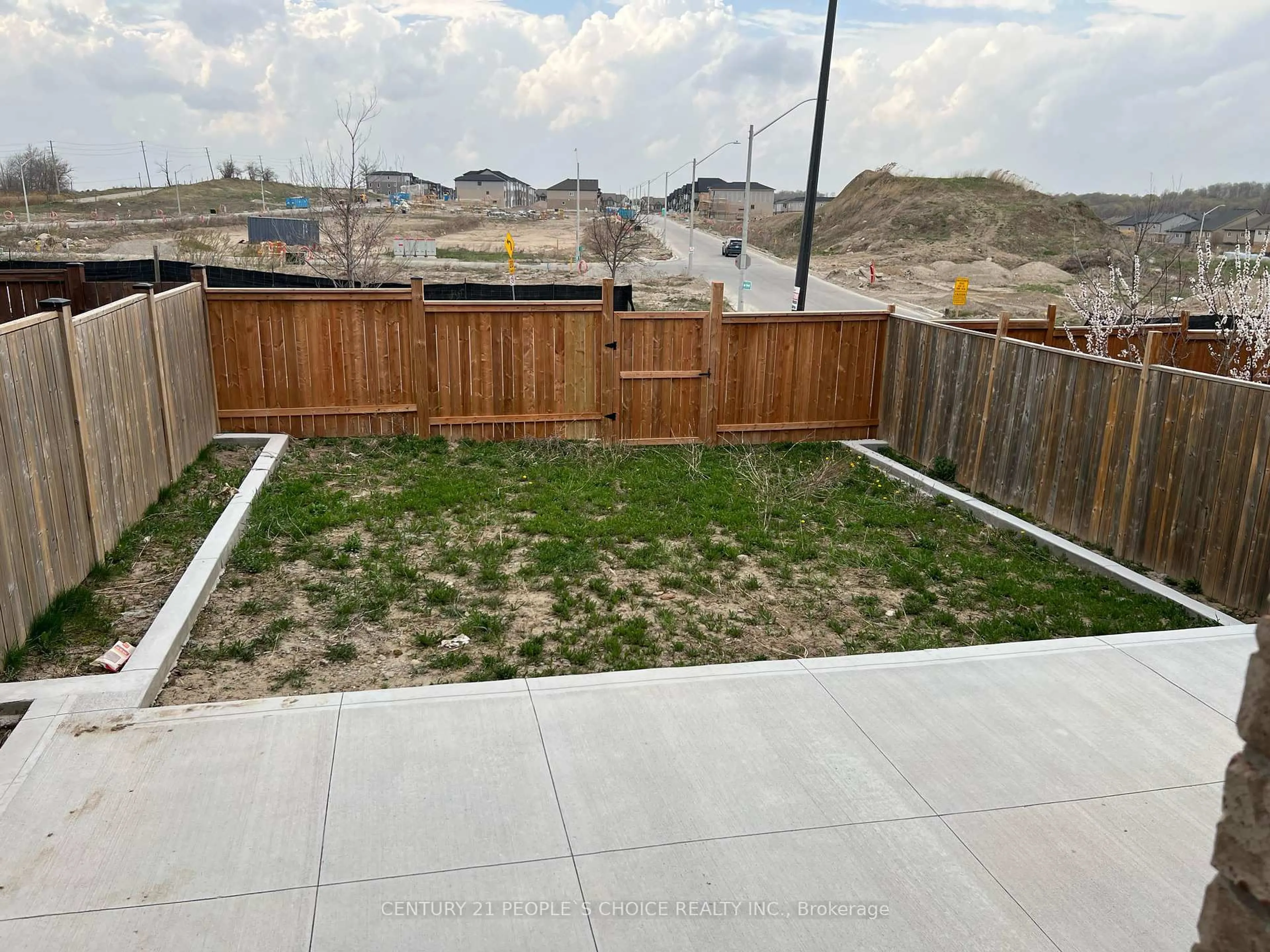A pic from outside/outdoor area/front of a property/back of a property/a pic from drone, street for 473 Avens St, Waterloo Ontario N2V 0B6