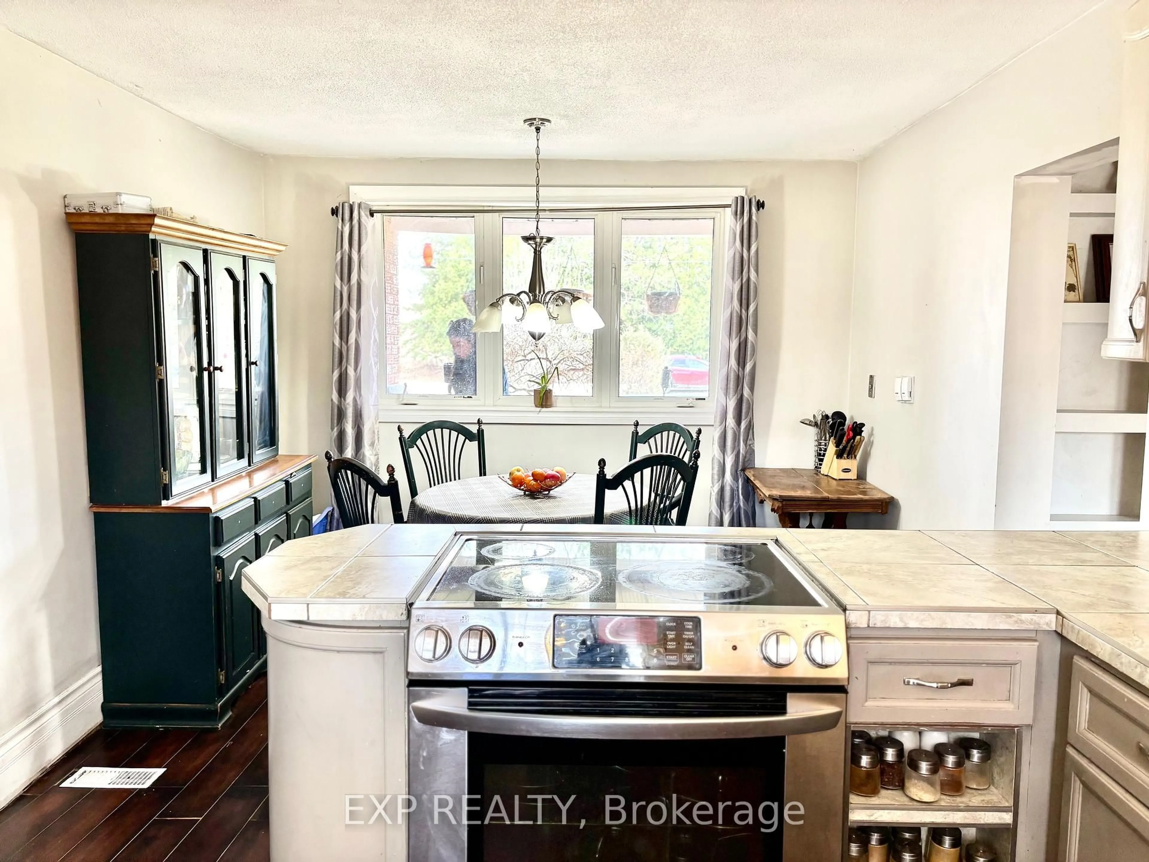 Open concept kitchen, ceramic/tile floor for 4 Roche St, Killaloe Ontario K0J 2A0