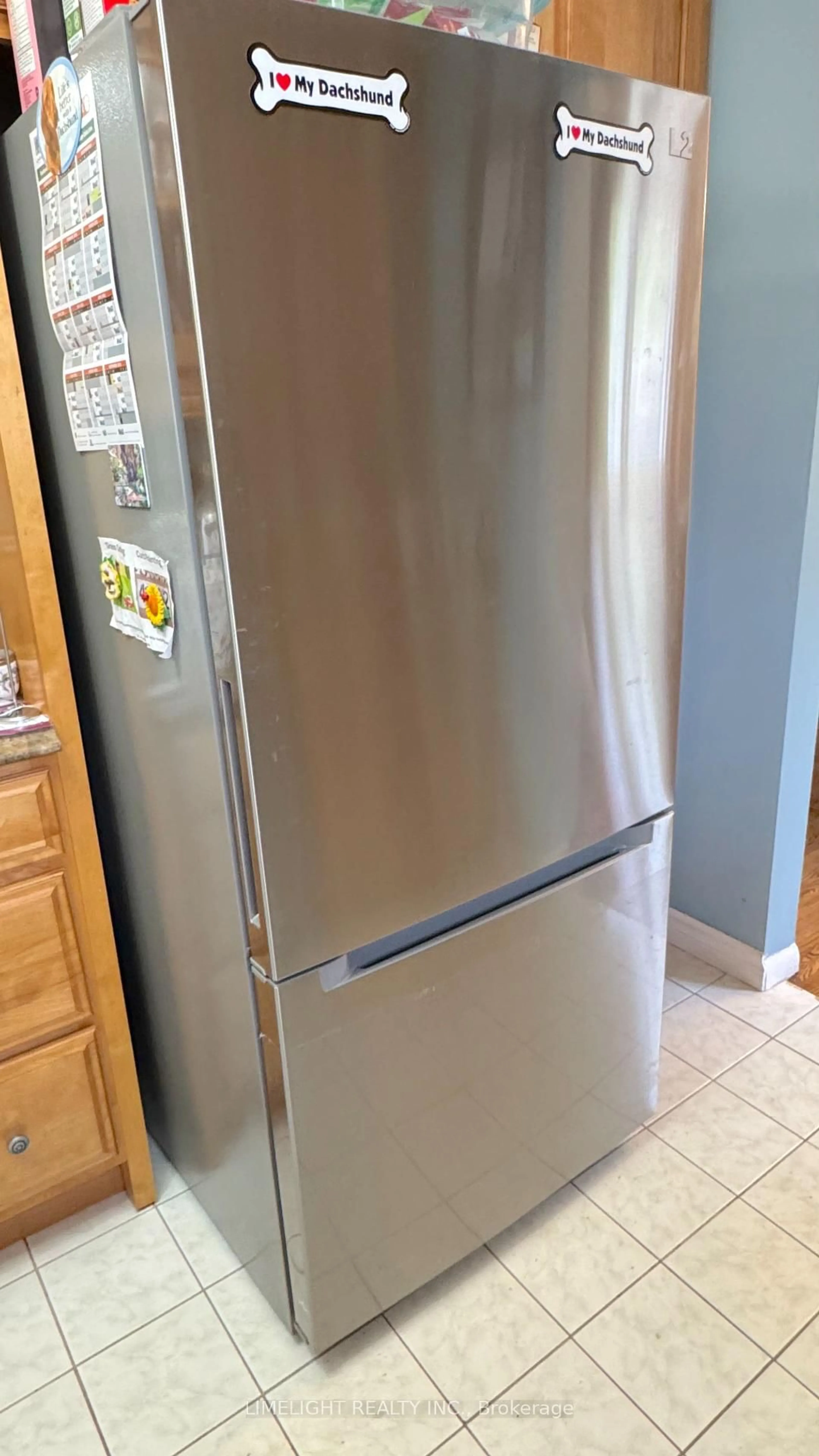 Standard kitchen, floor is not visible for 288 Panorama Cres, London South Ontario N5Z 3H3