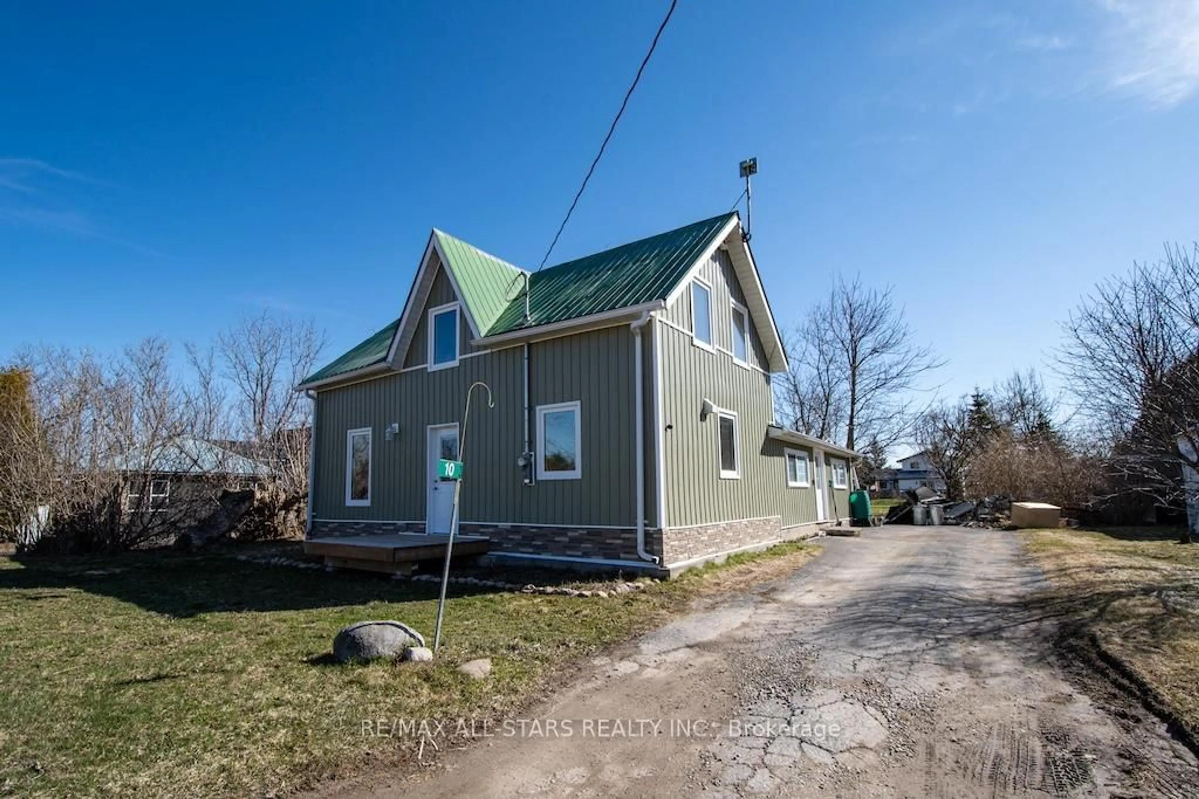 Unknown for 10 North St, Kawartha Lakes Ontario K0M 1E0