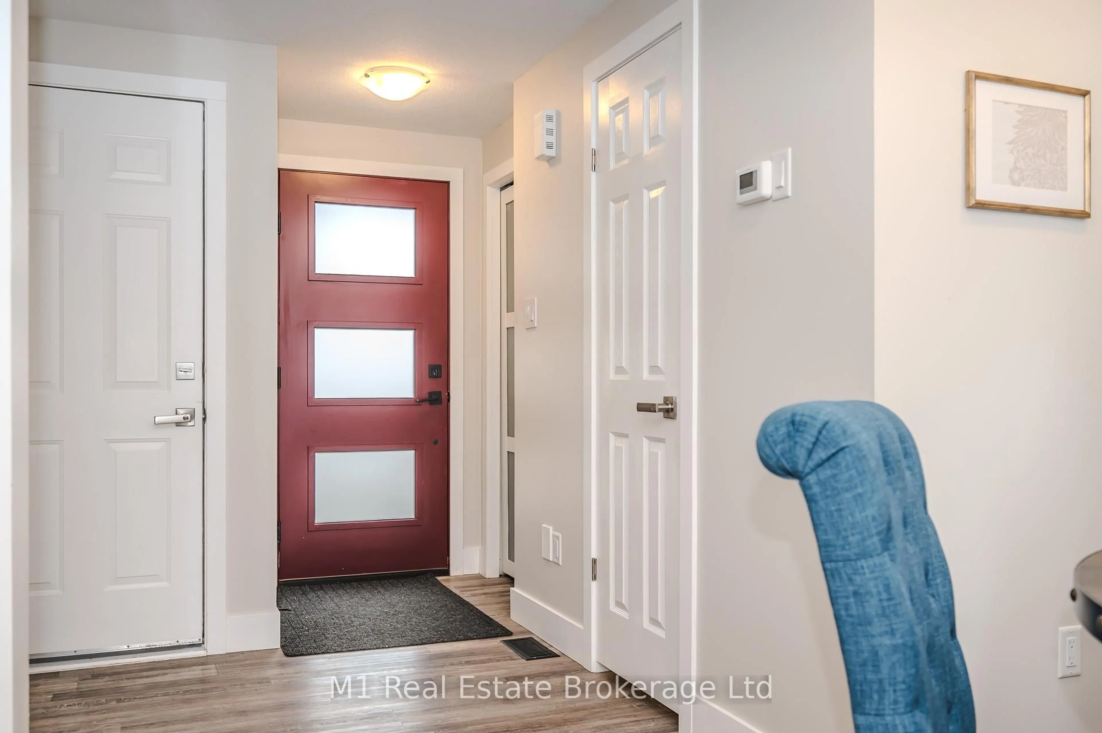 Indoor entryway for 155 Stephanie Dr, Guelph Ontario N1K 1X7
