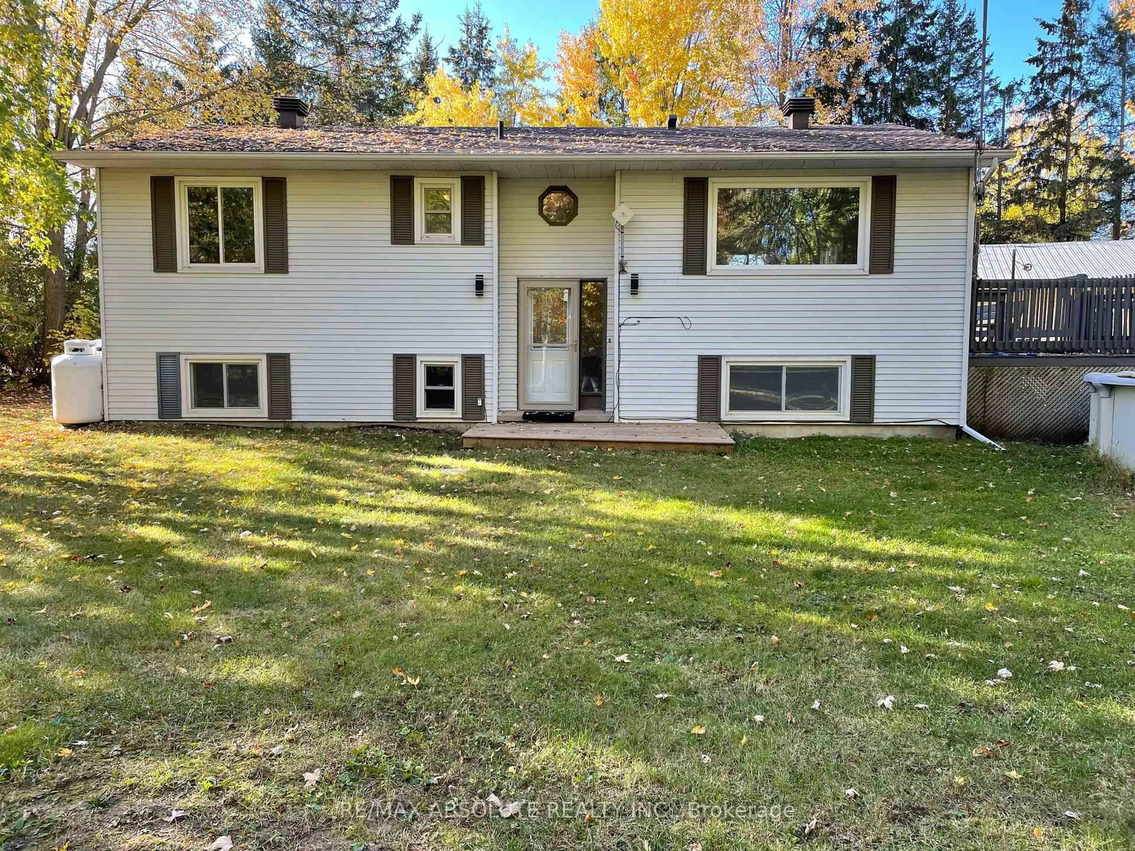 Home with vinyl exterior material, unknown for 37 Somerville Rd, North Grenville Ontario K0G 1J0