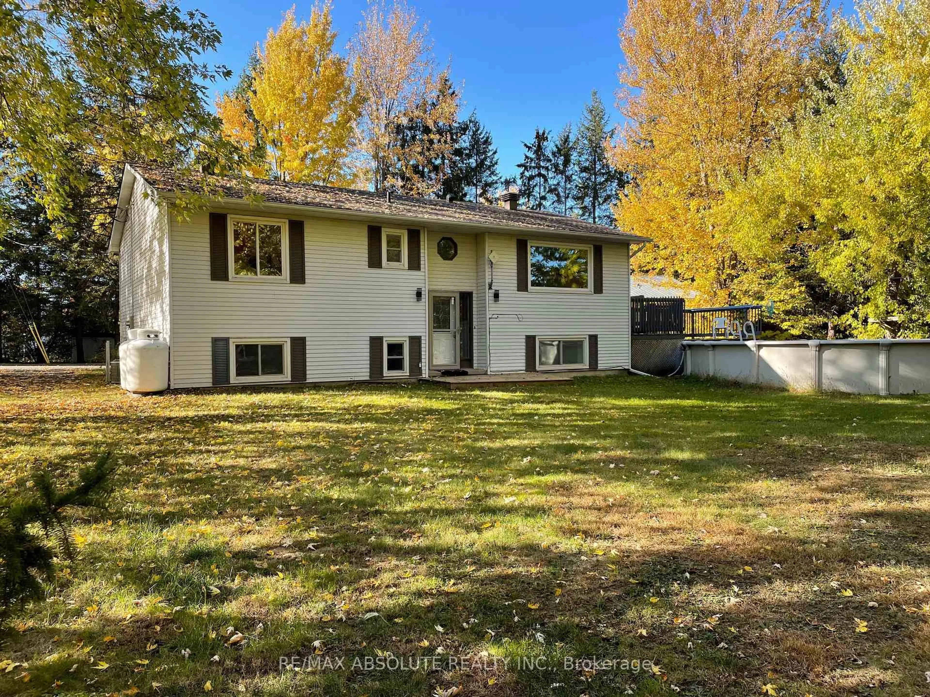 A pic from outside/outdoor area/front of a property/back of a property/a pic from drone, street for 37 Somerville Rd, North Grenville Ontario K0G 1J0